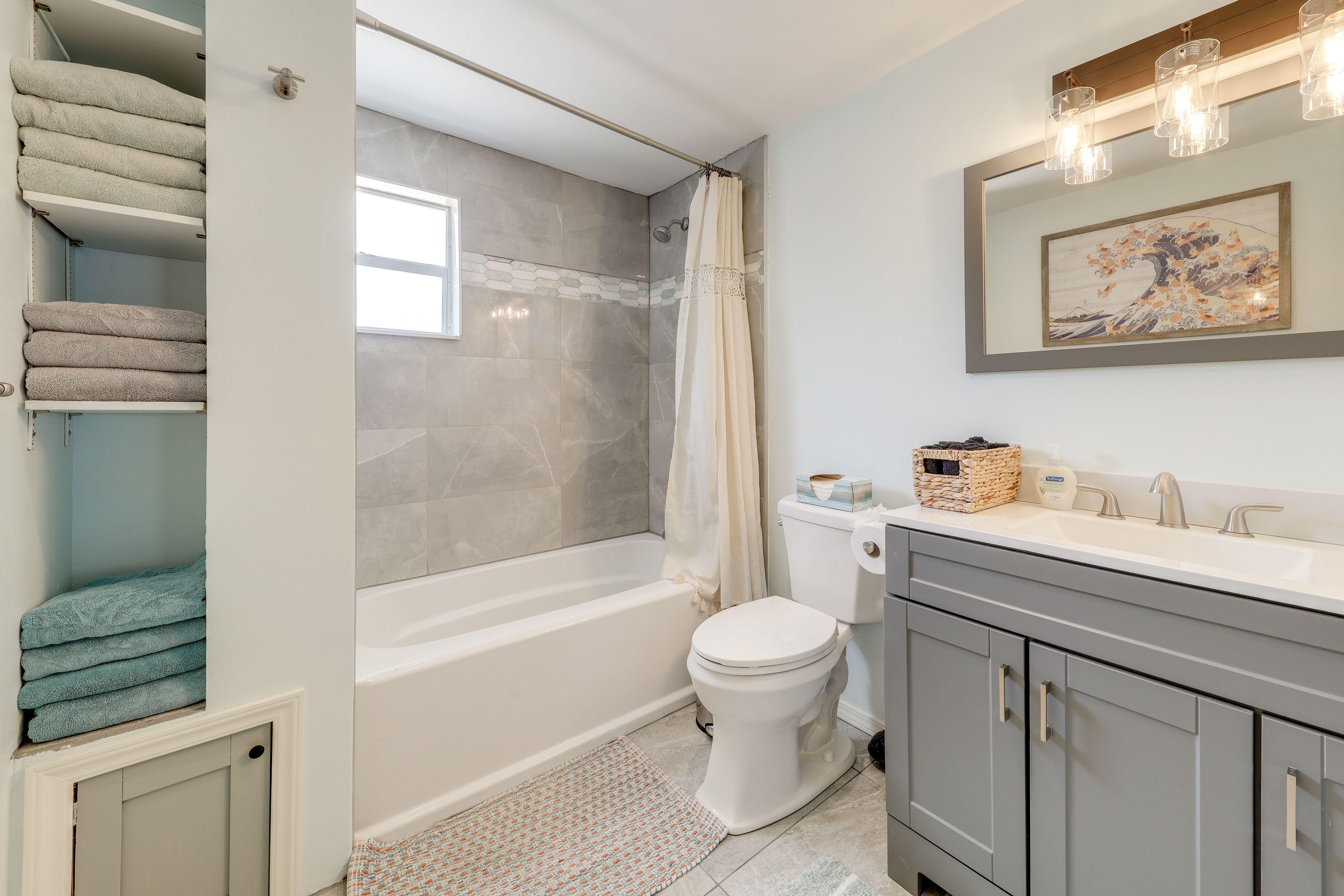 Full Bathroom