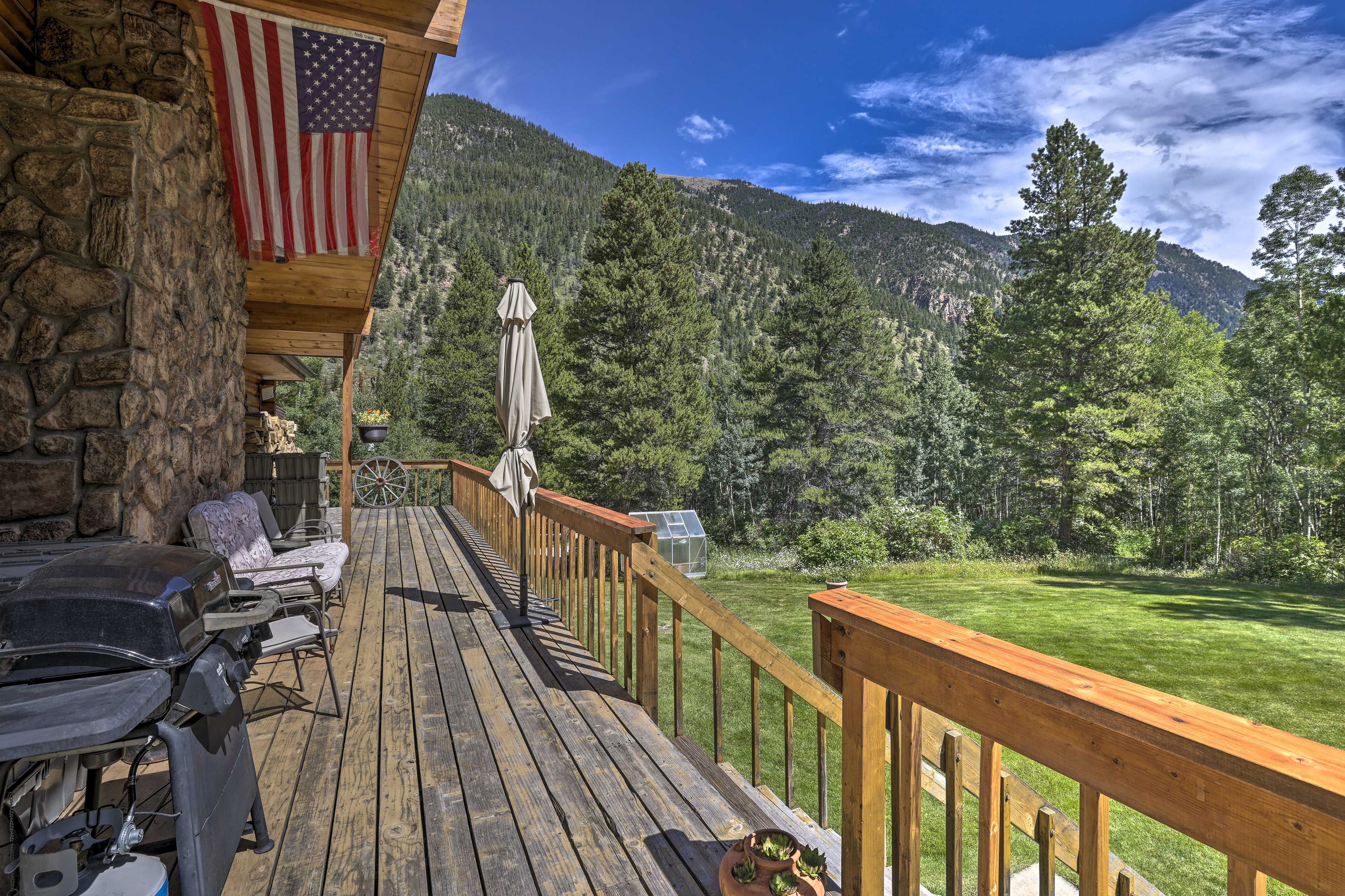 Wraparound Deck | Arapaho National Forest Views | Hiking Trail Access
