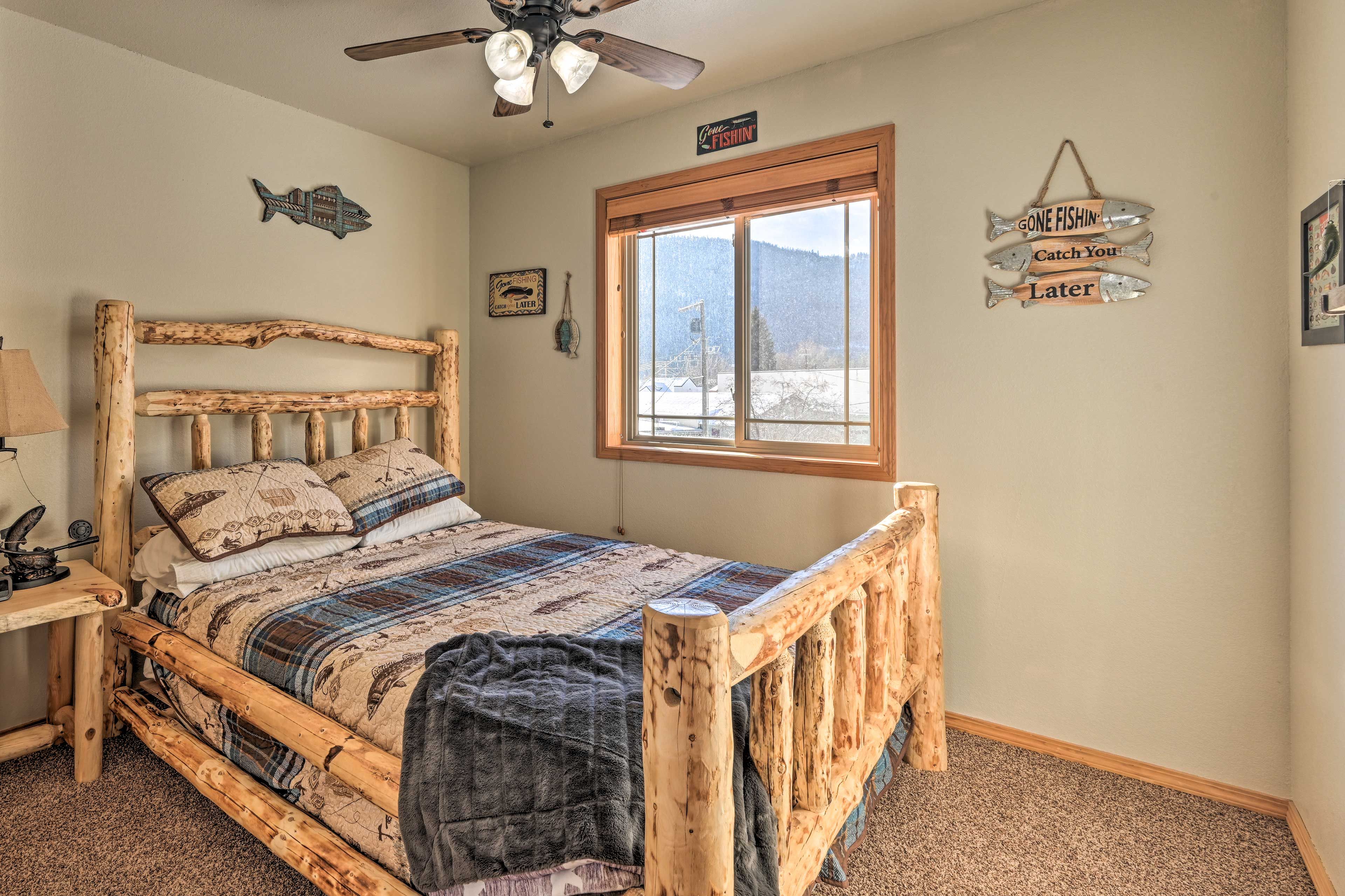 Bedroom 2 | Queen Bed