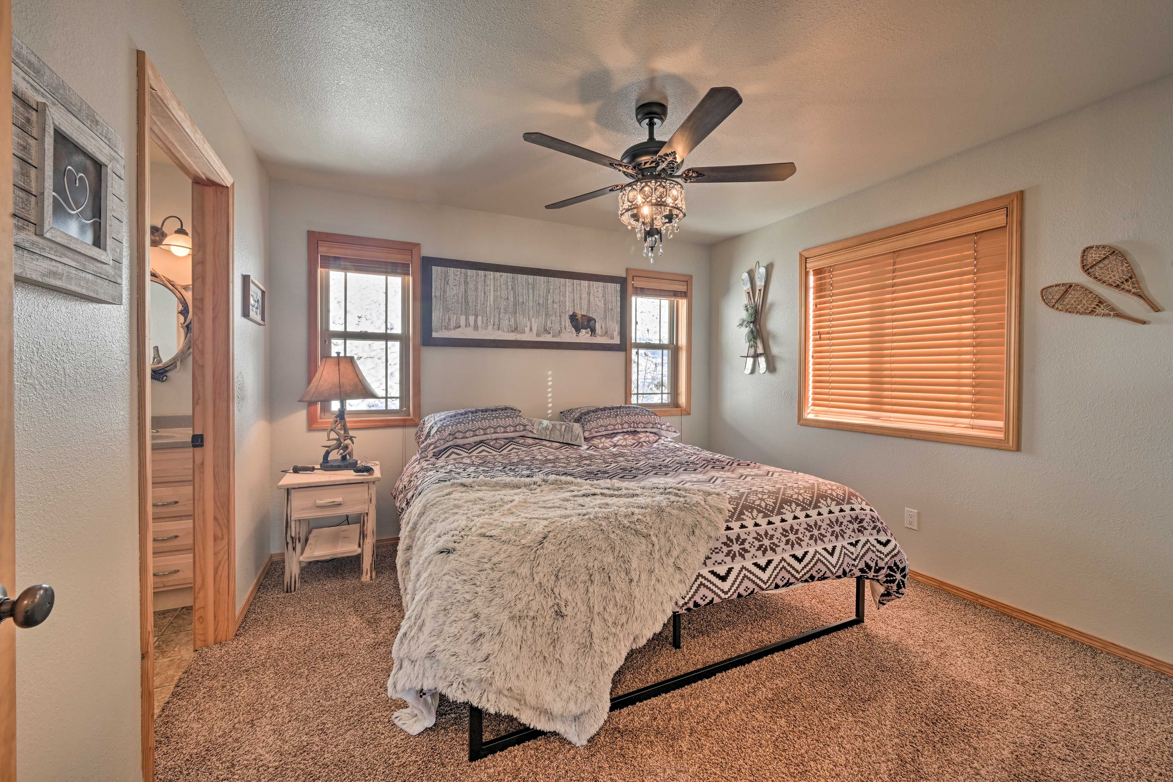 Bedroom 1 | King Bed