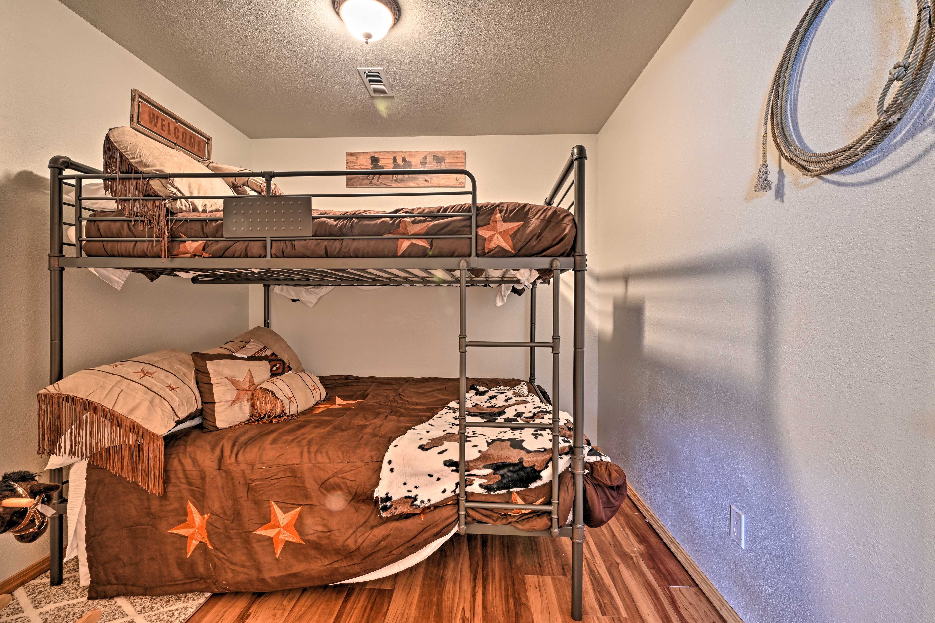 Bedroom 5 | Queen Bunk Bed