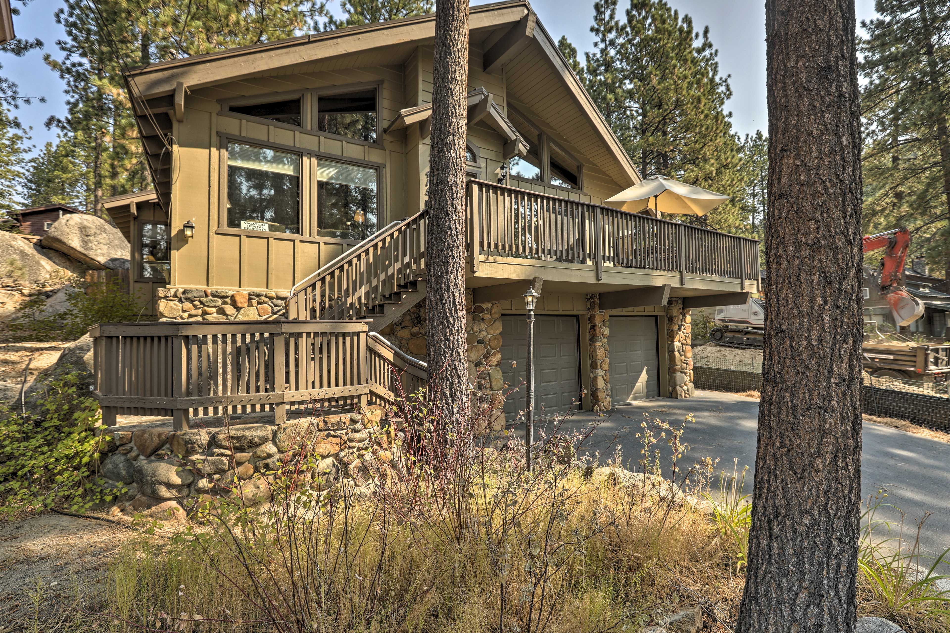 Exterior | Parking | Garage (2 Vehicle) Or Driveway (2 Vehicles)
