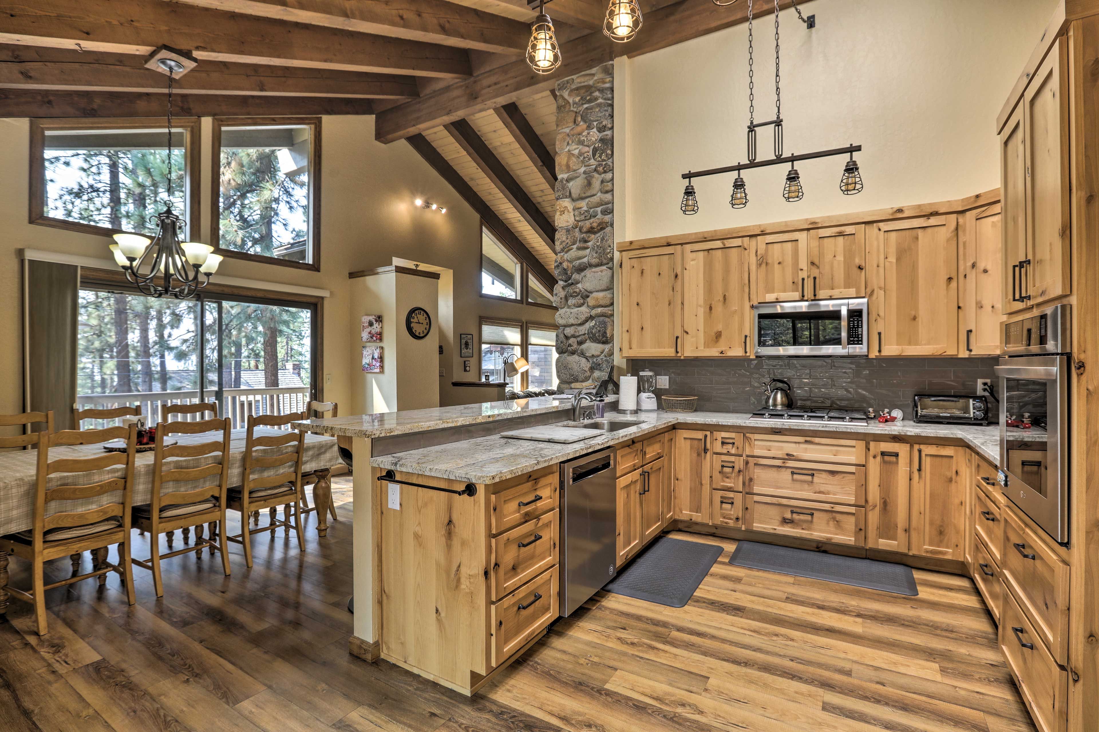 Kitchen | Stainless Steel Appliances | Blender | Crock-Pot | Toaster Oven