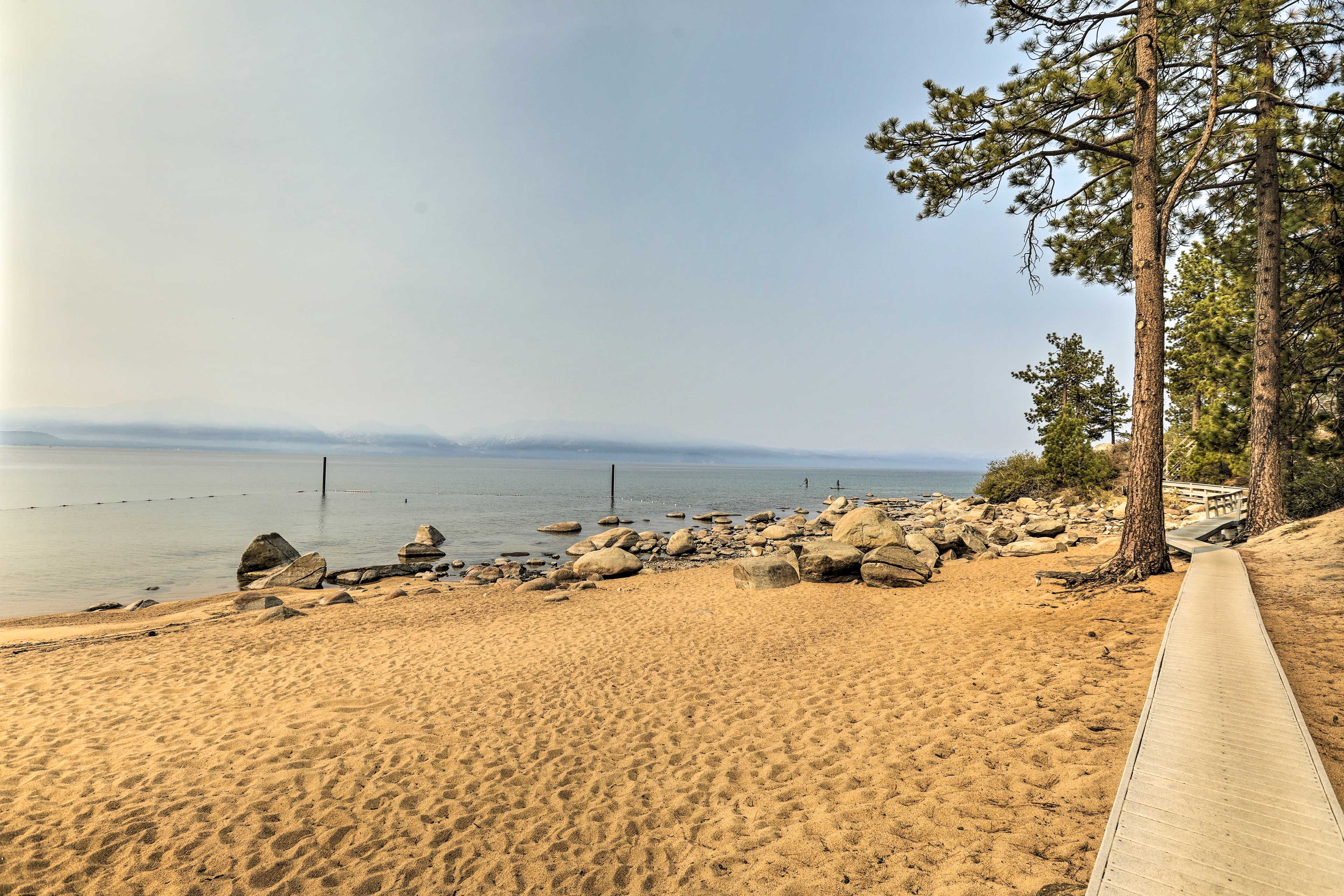 Community Amenities | Elk Point Country Club | Beach Steps Away