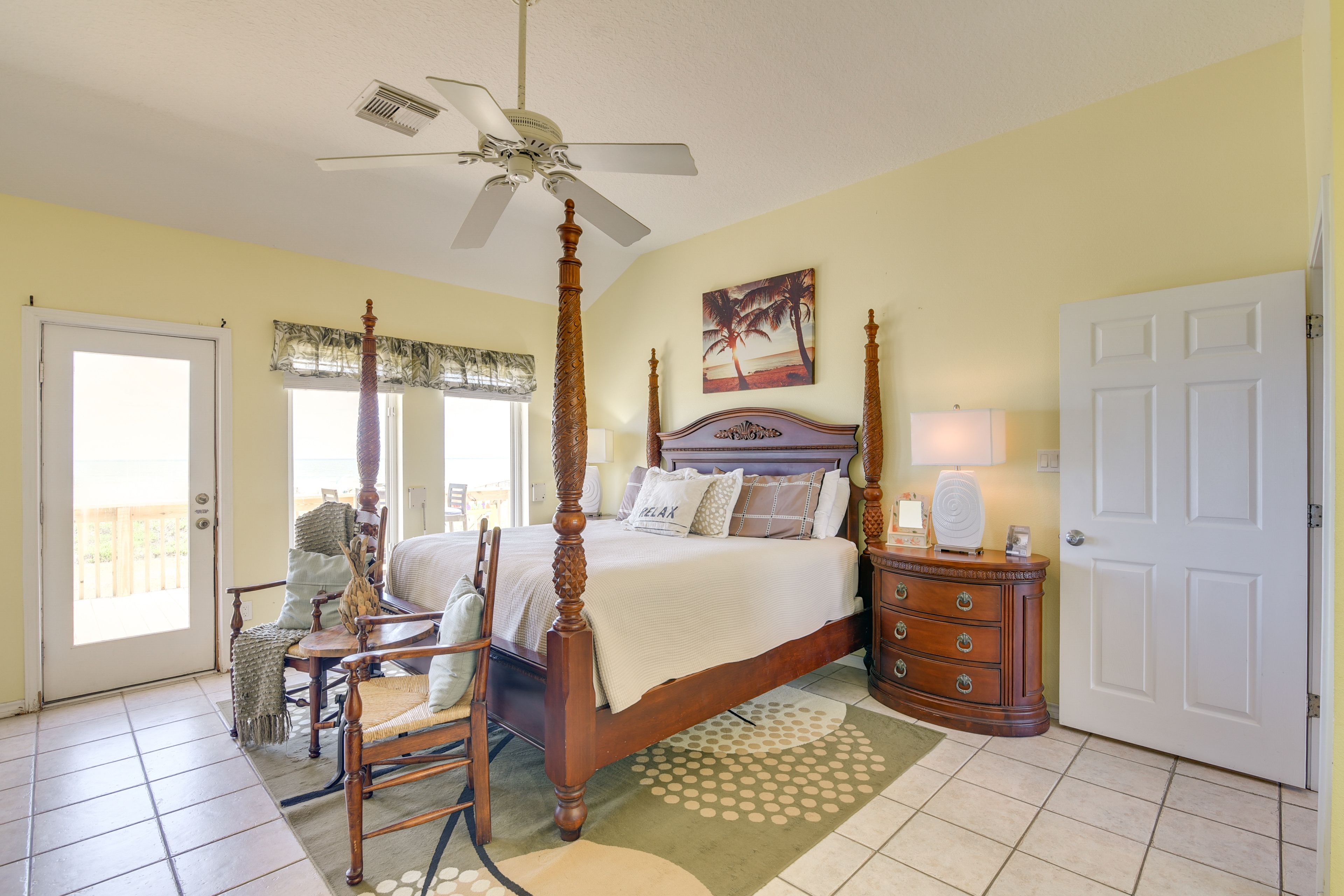 Bedroom 1 | King Bed | Twin/Full Bunk Bed | Linens Provided