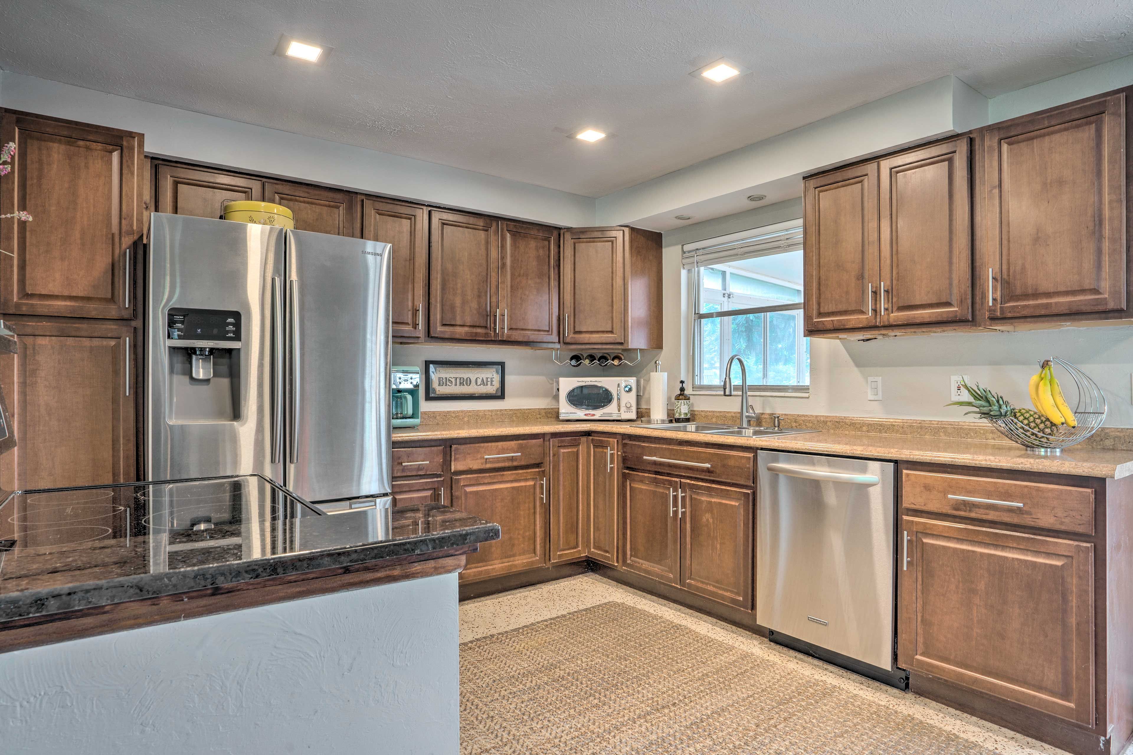 Kitchen | Toaster | Complimentary Spices