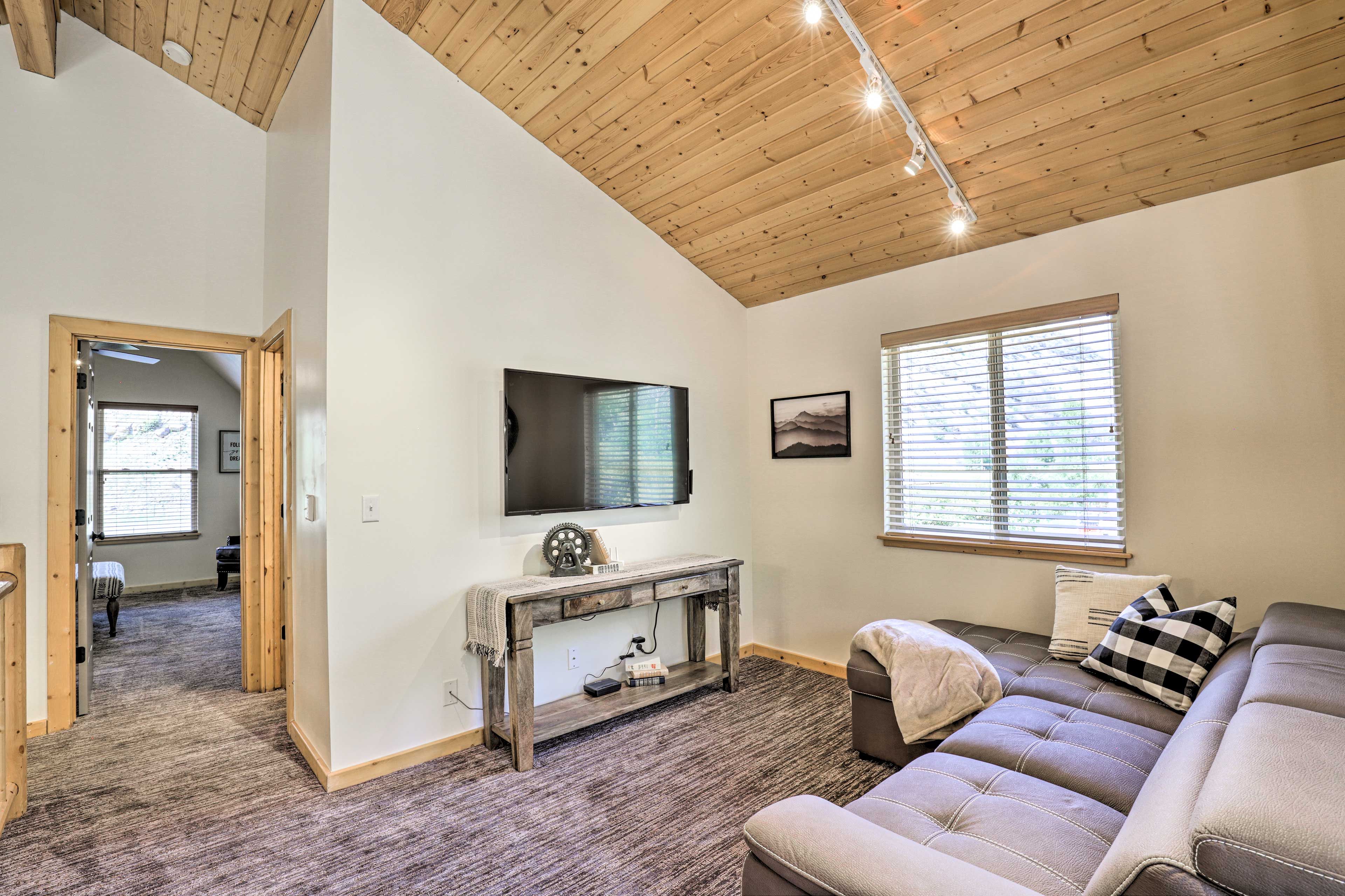 Game Room | Smart TV