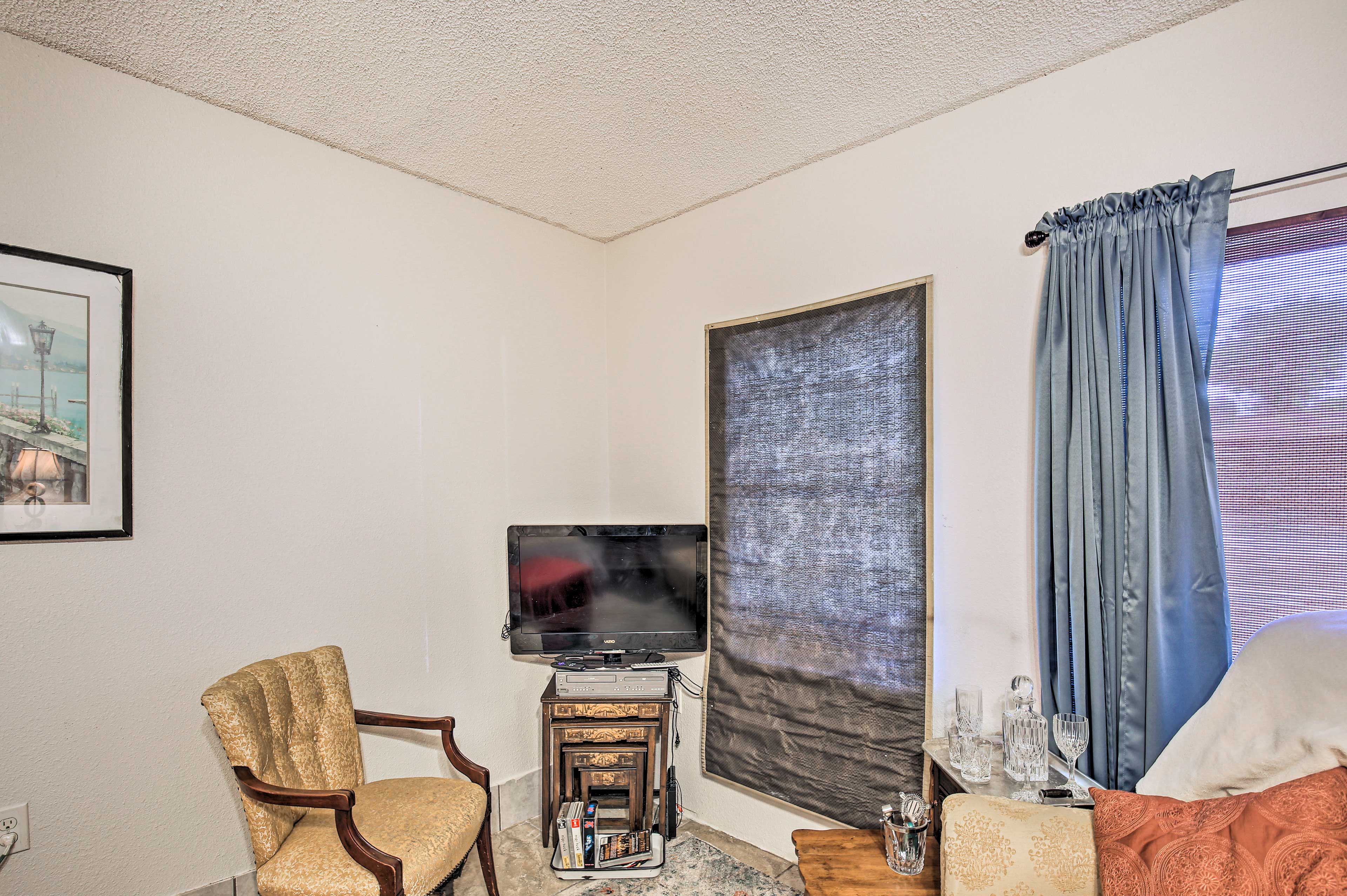 Flat-Screen TV