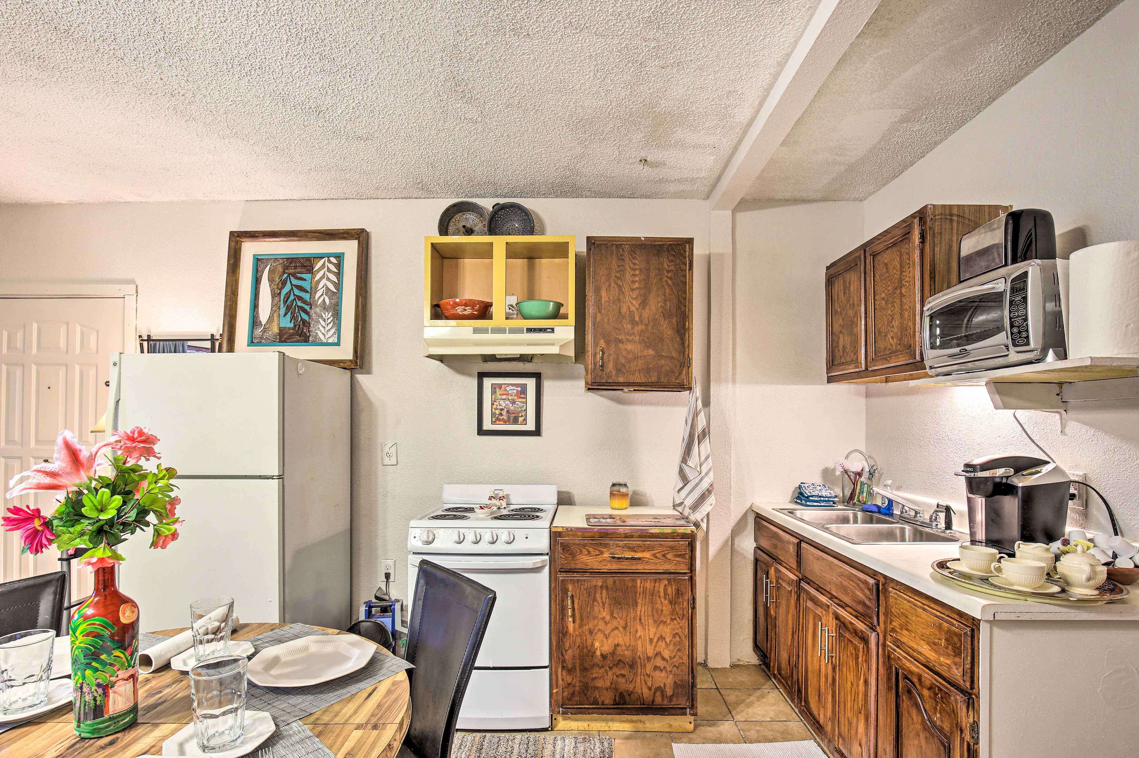 Kitchen | Dishware & Flatware