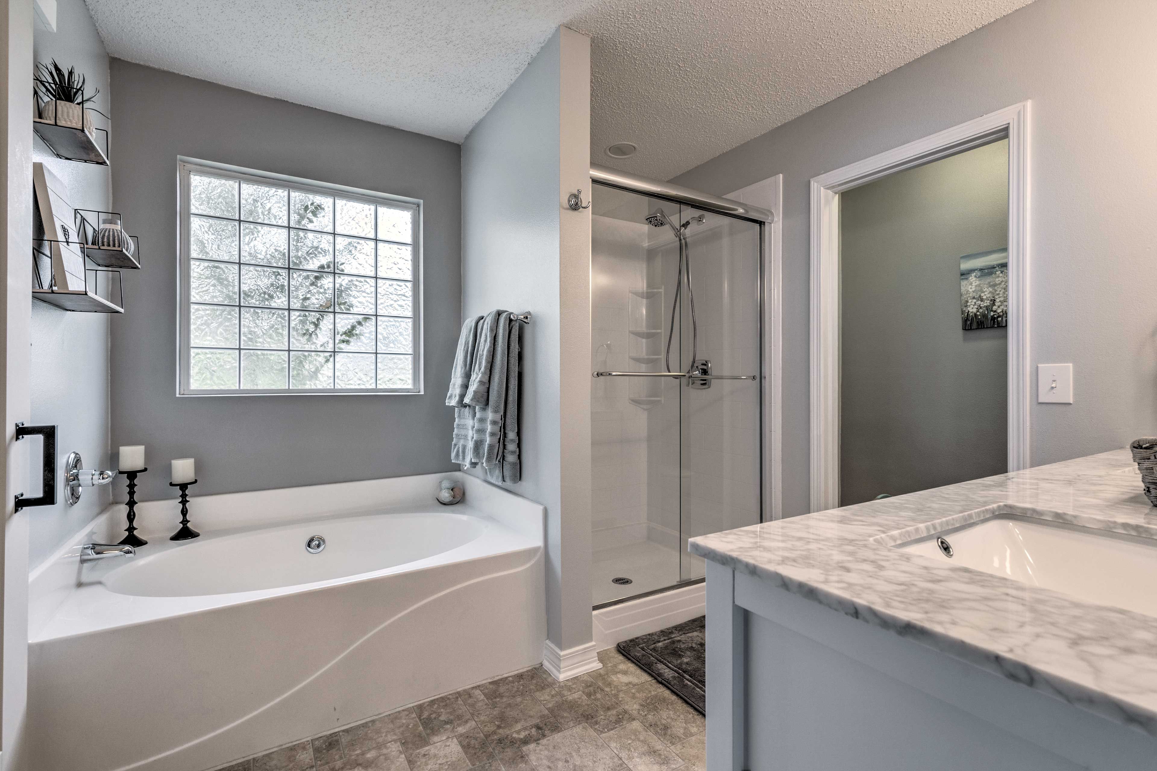 En-Suite Bathroom | Linens & Towels | Complimentary Toiletries | Hair Dryer