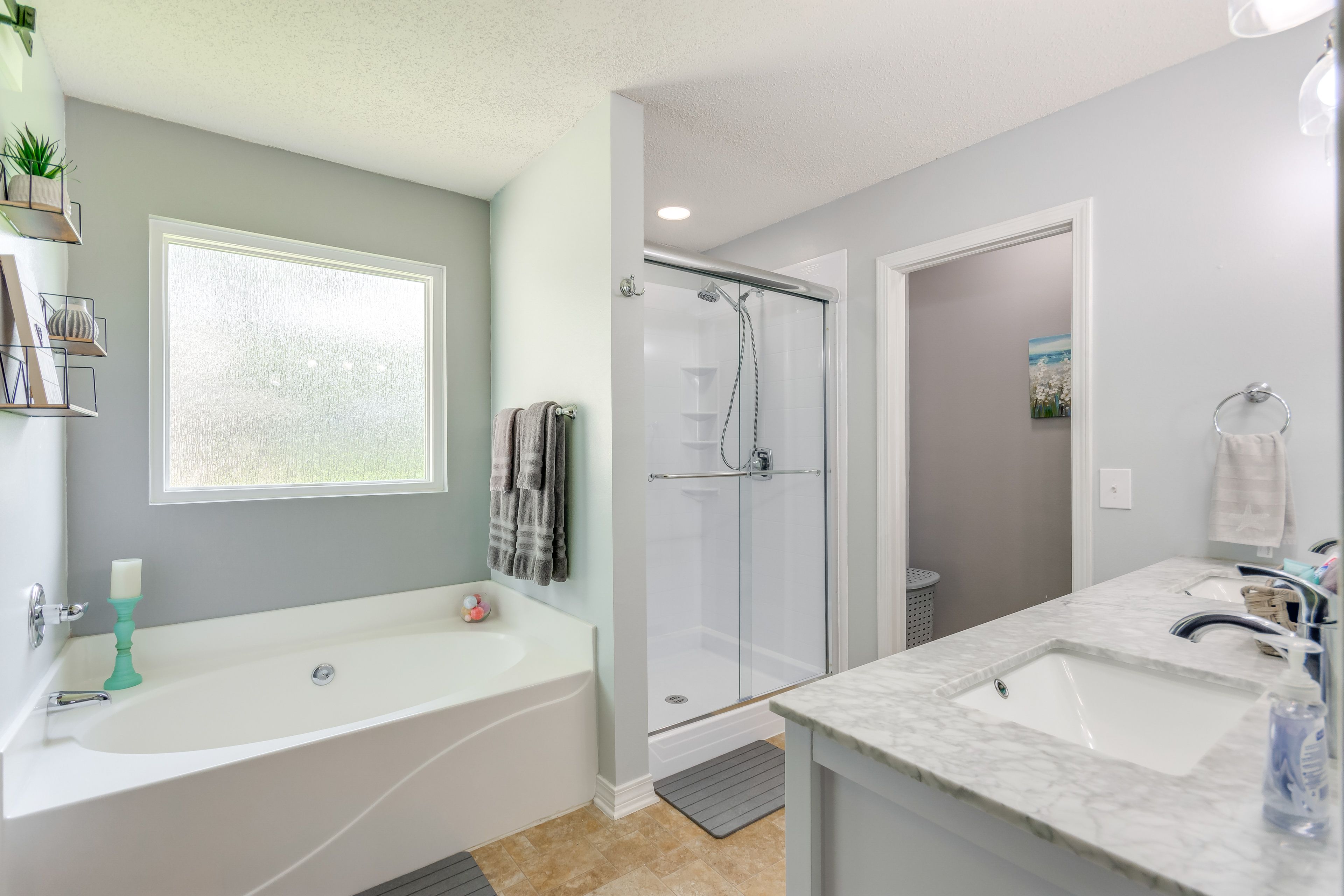En-Suite Bathroom | Linens & Towels | Complimentary Toiletries | Hair Dryer