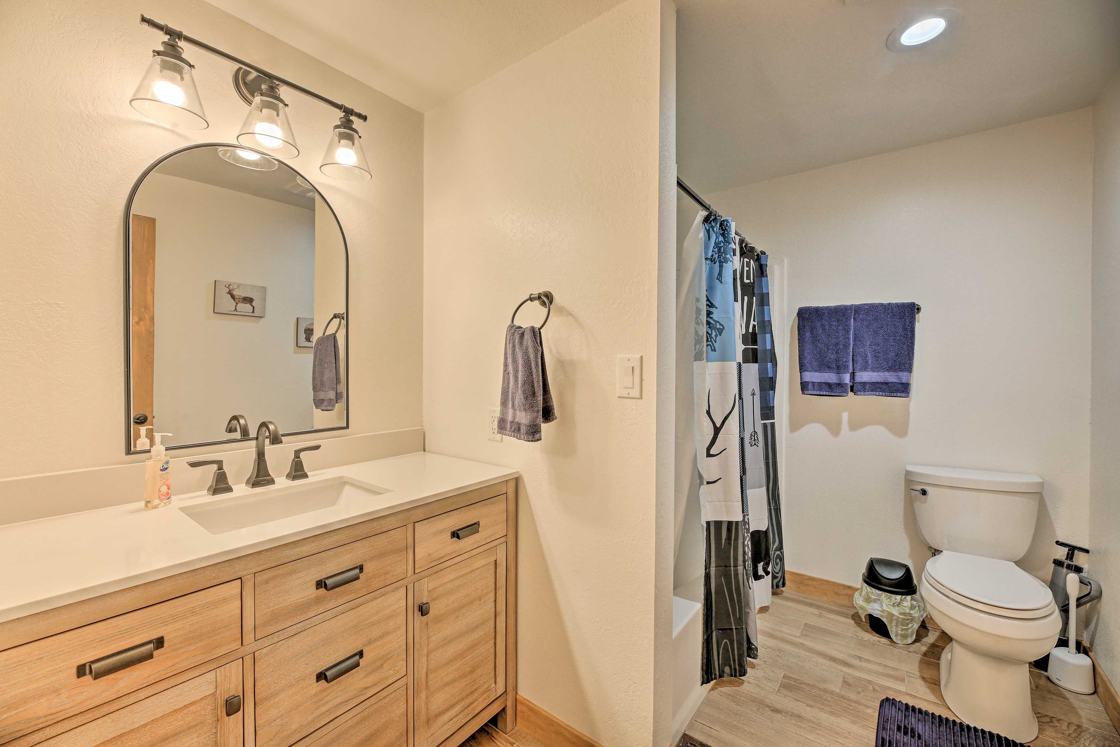 Bathroom | Shower/Tub Combo