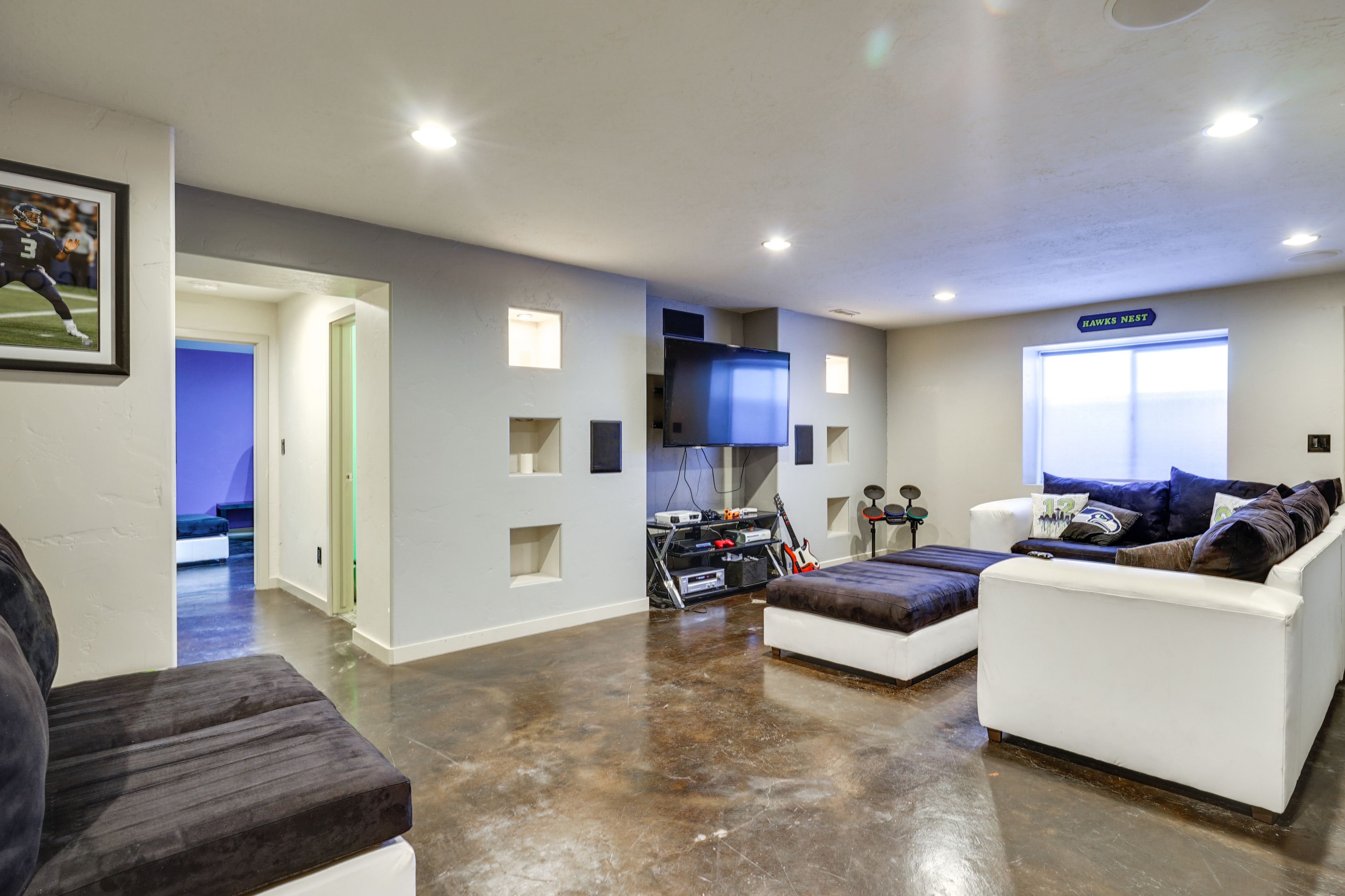 Basement Living Area | Smart TV