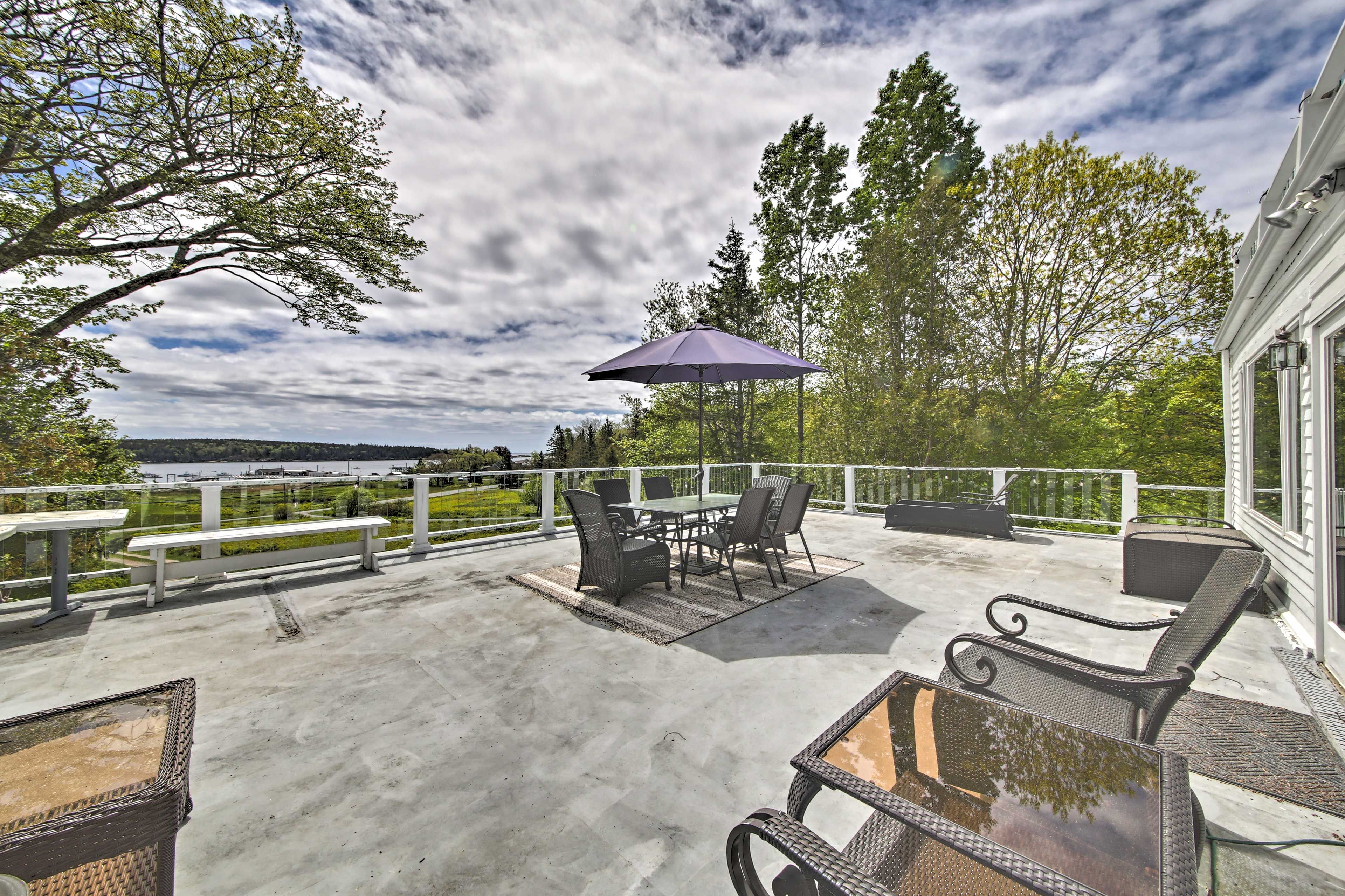 Owls Head Vacation Rental | 3BR | 3BA | 2,600 Sq Ft | Stairs Required