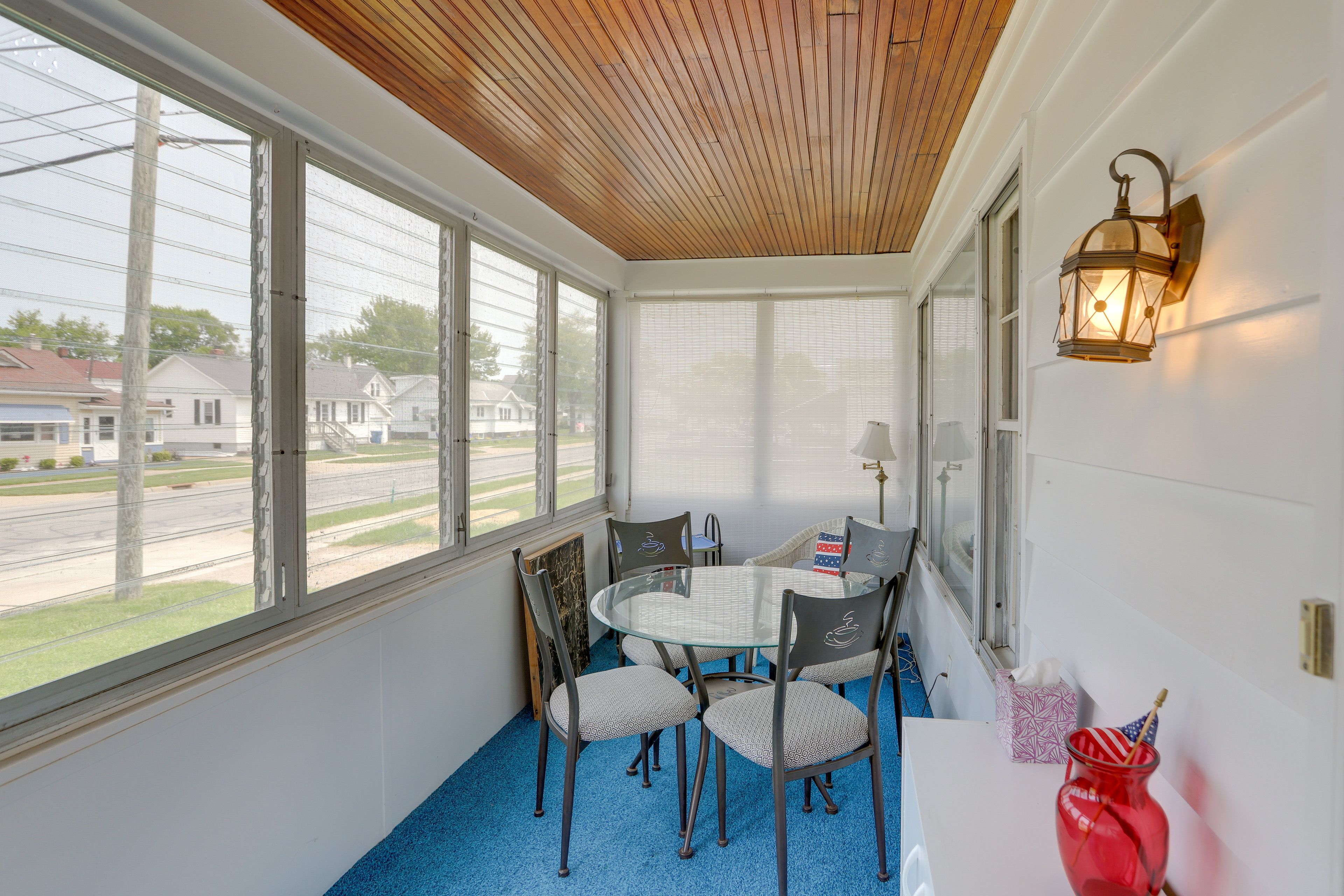 Screened-In Porch