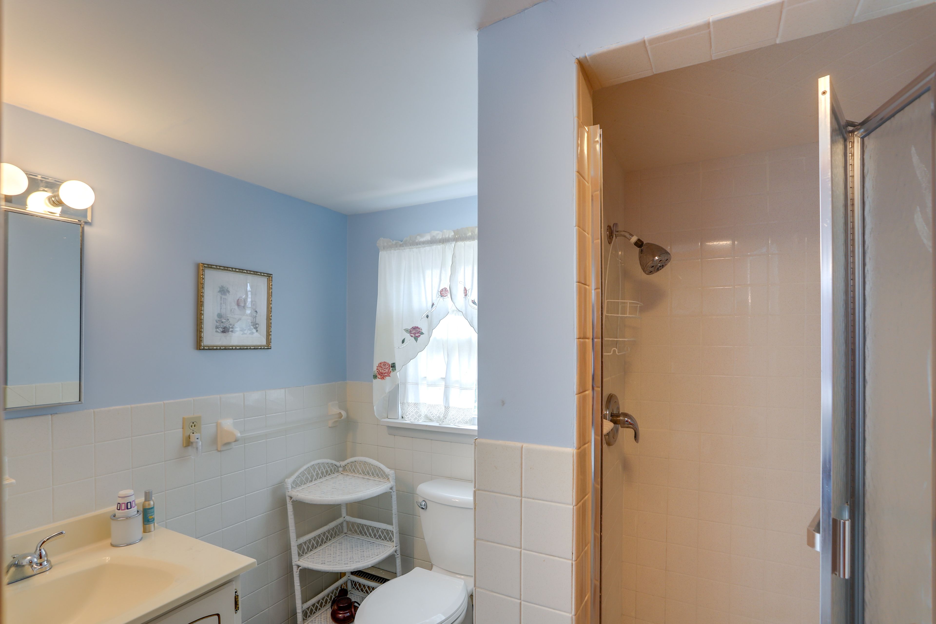 Full Bathroom | Complimentary Toiletries | Hair Dryers | Towels Provided