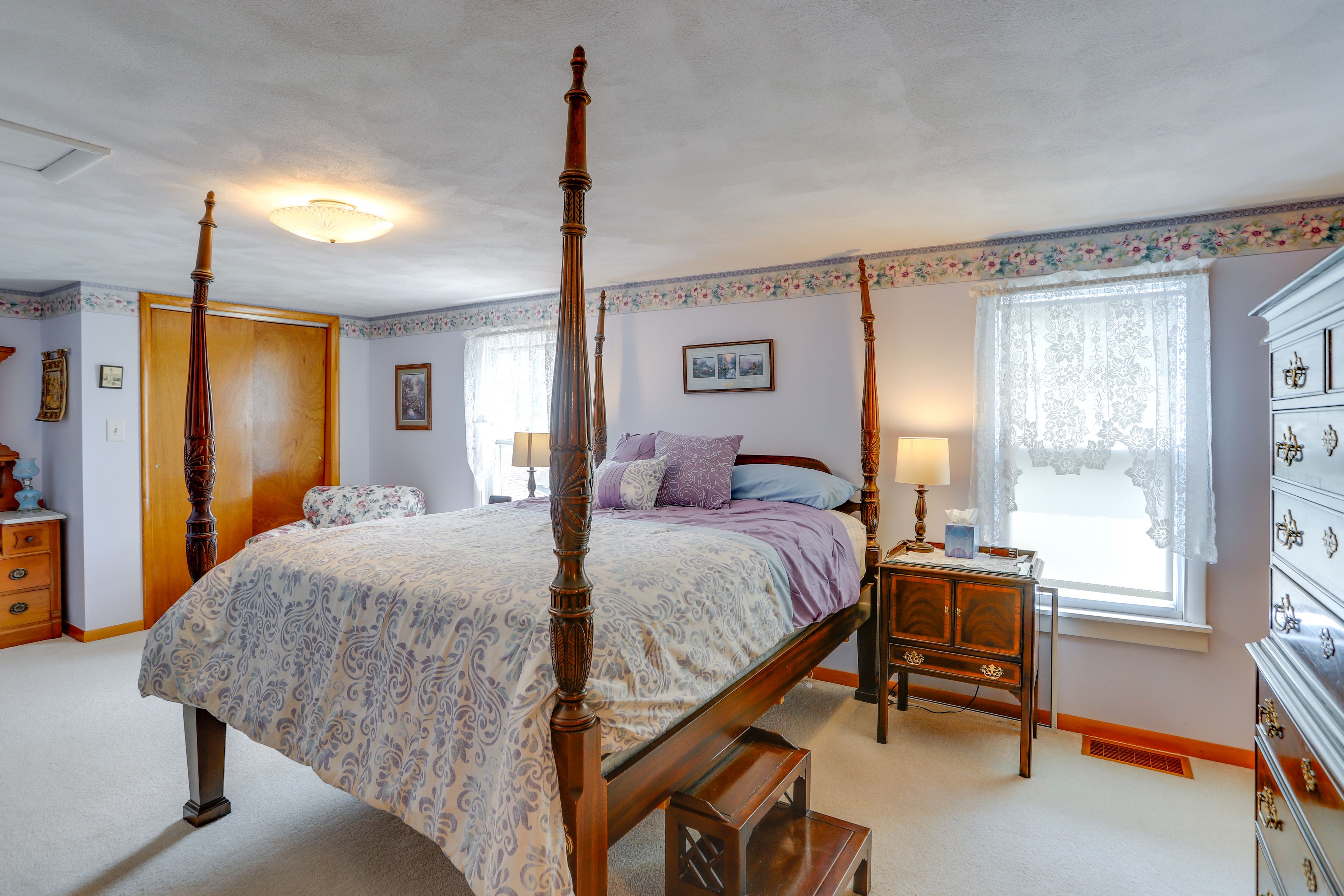 Bedroom 1 | Queen Bed | En-Suite | 2nd Floor | Stairs to Access