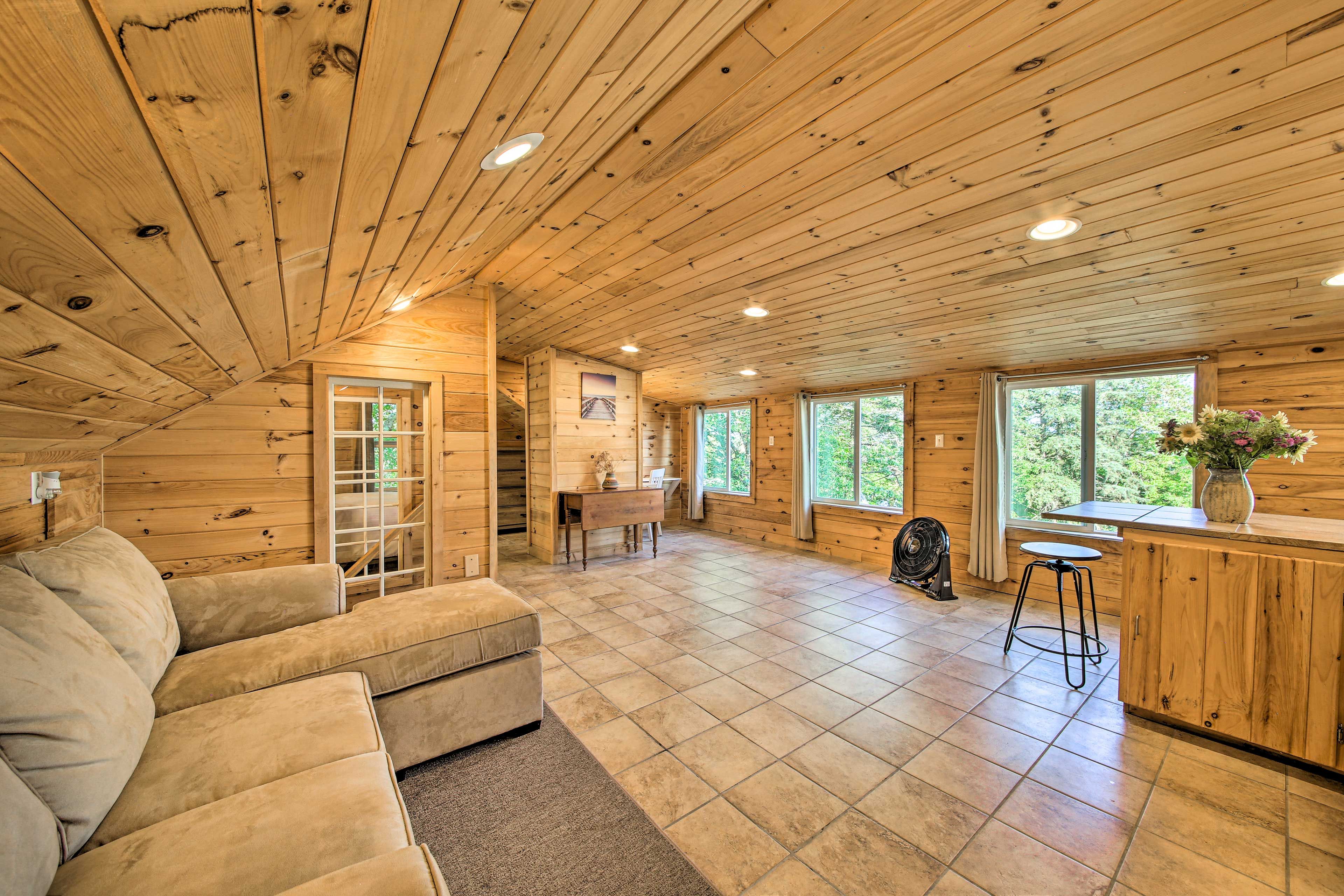 Main Living Space | Free WiFi