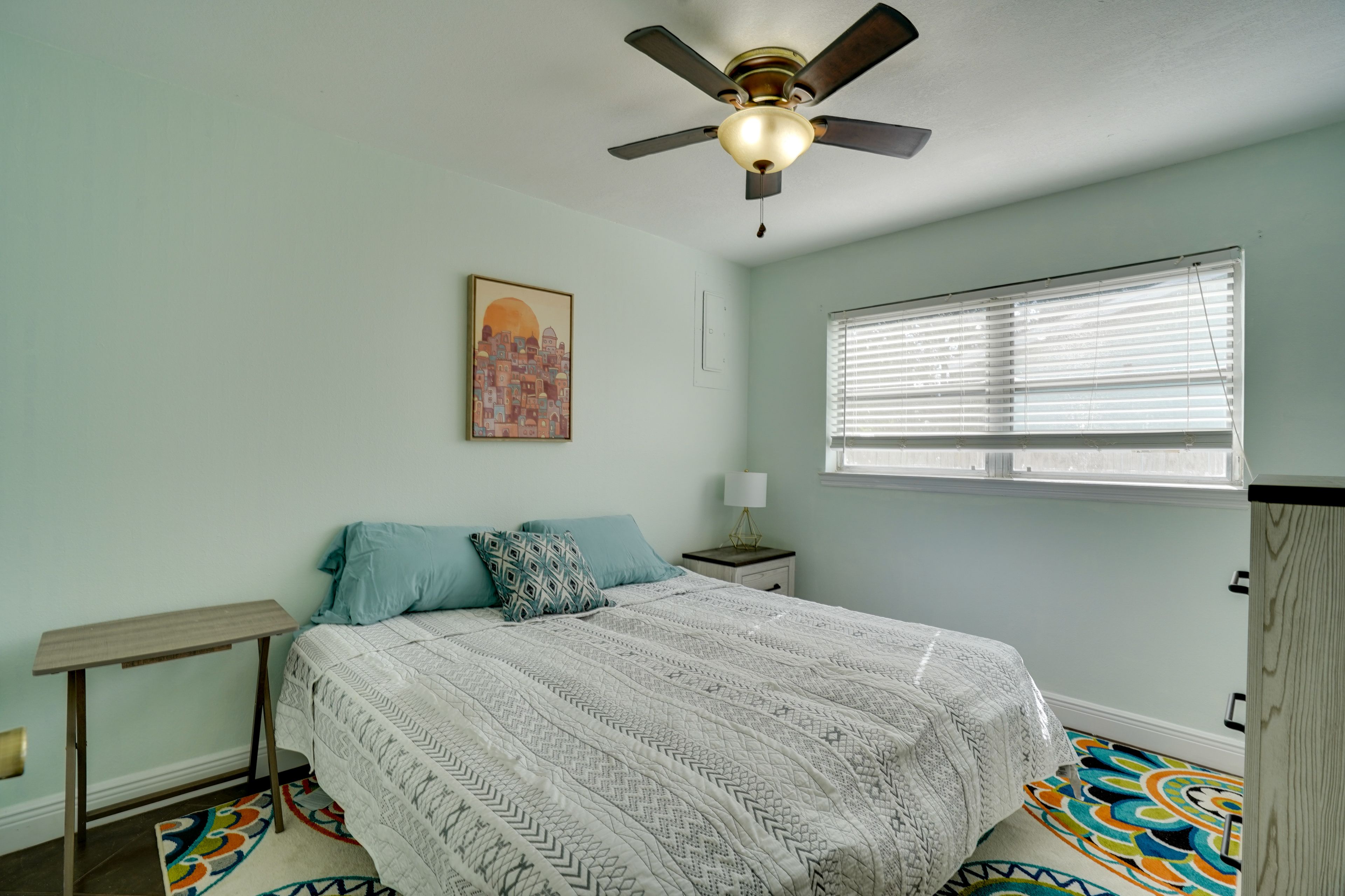 Bedroom 2 | 2 Twin Beds (Coverts to 1 King Bed)