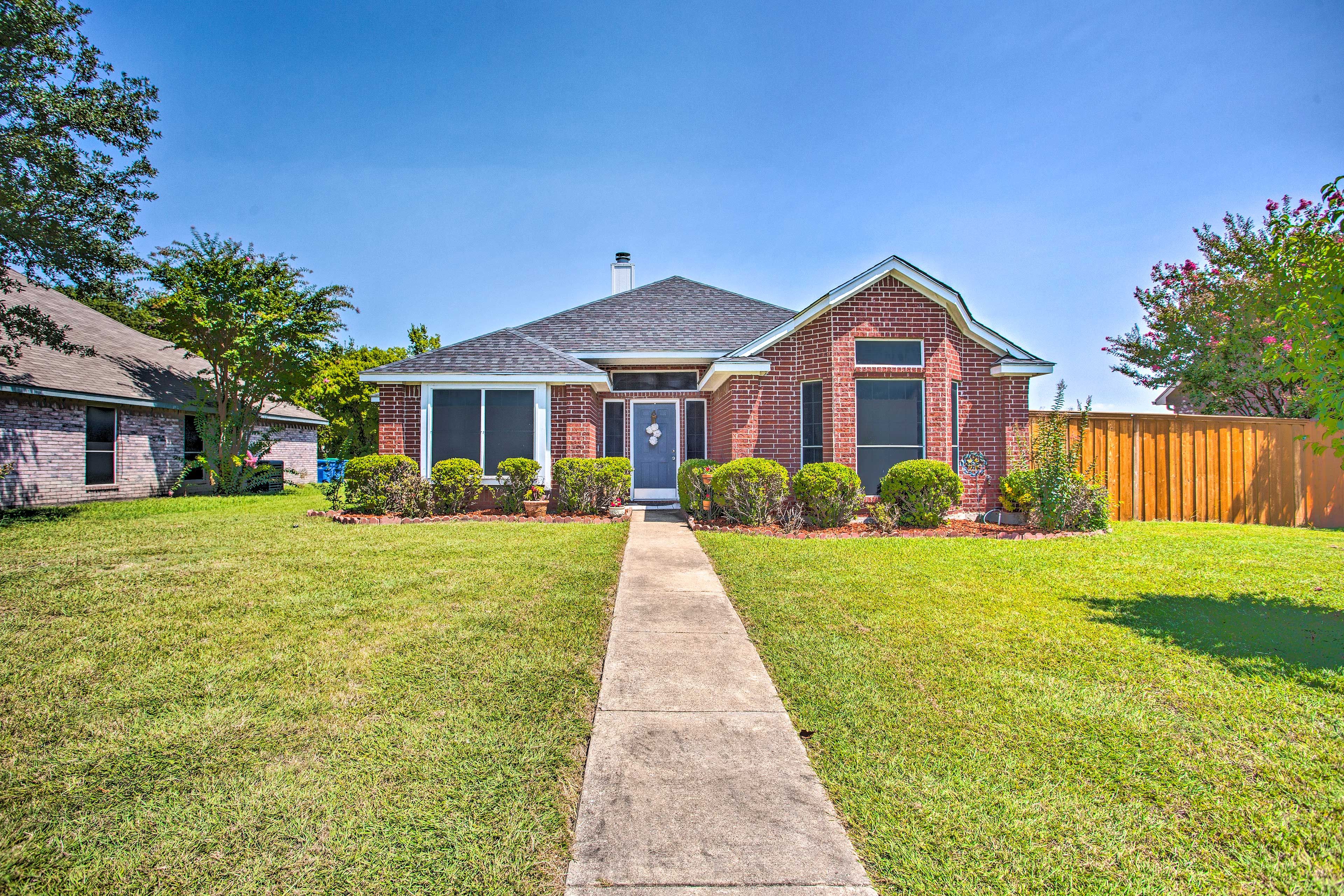 Rowlett Vacation Rental | 3BR | 2BA | 1,295 Sq Ft | Step-Free Access