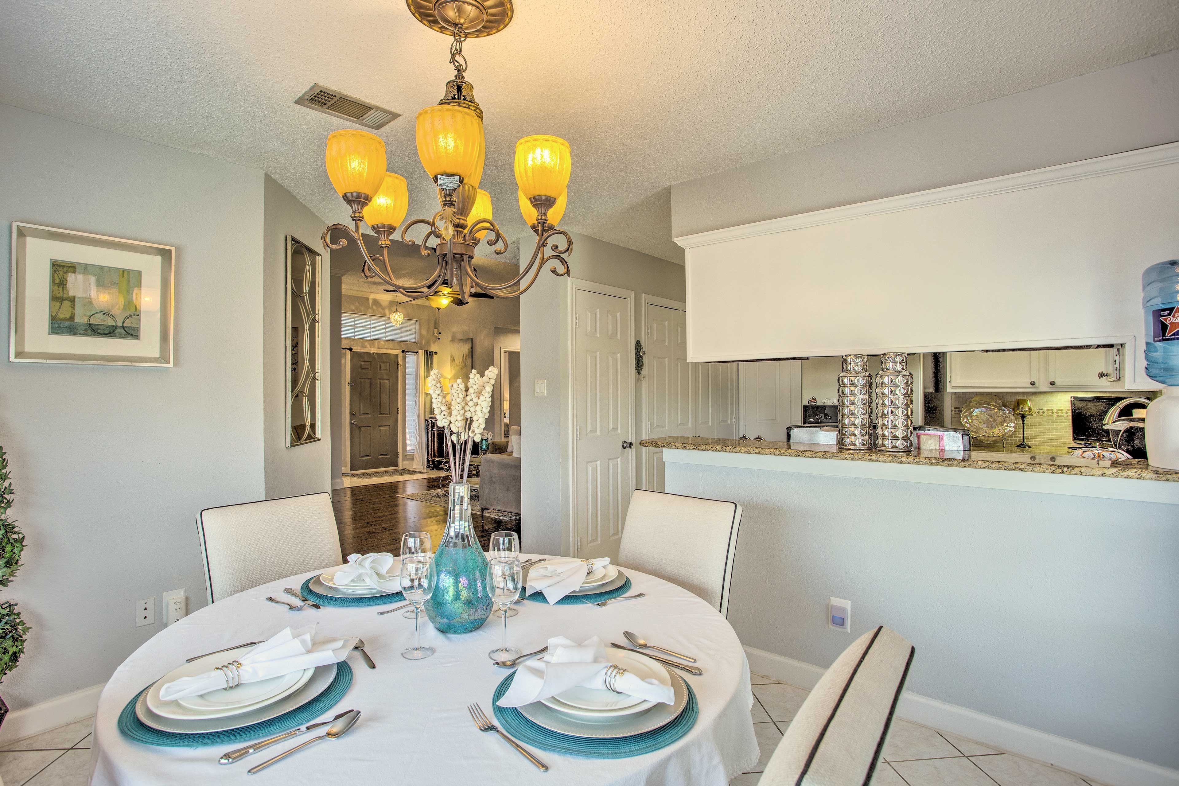 Dining Area | Dishware & Flatware Provided