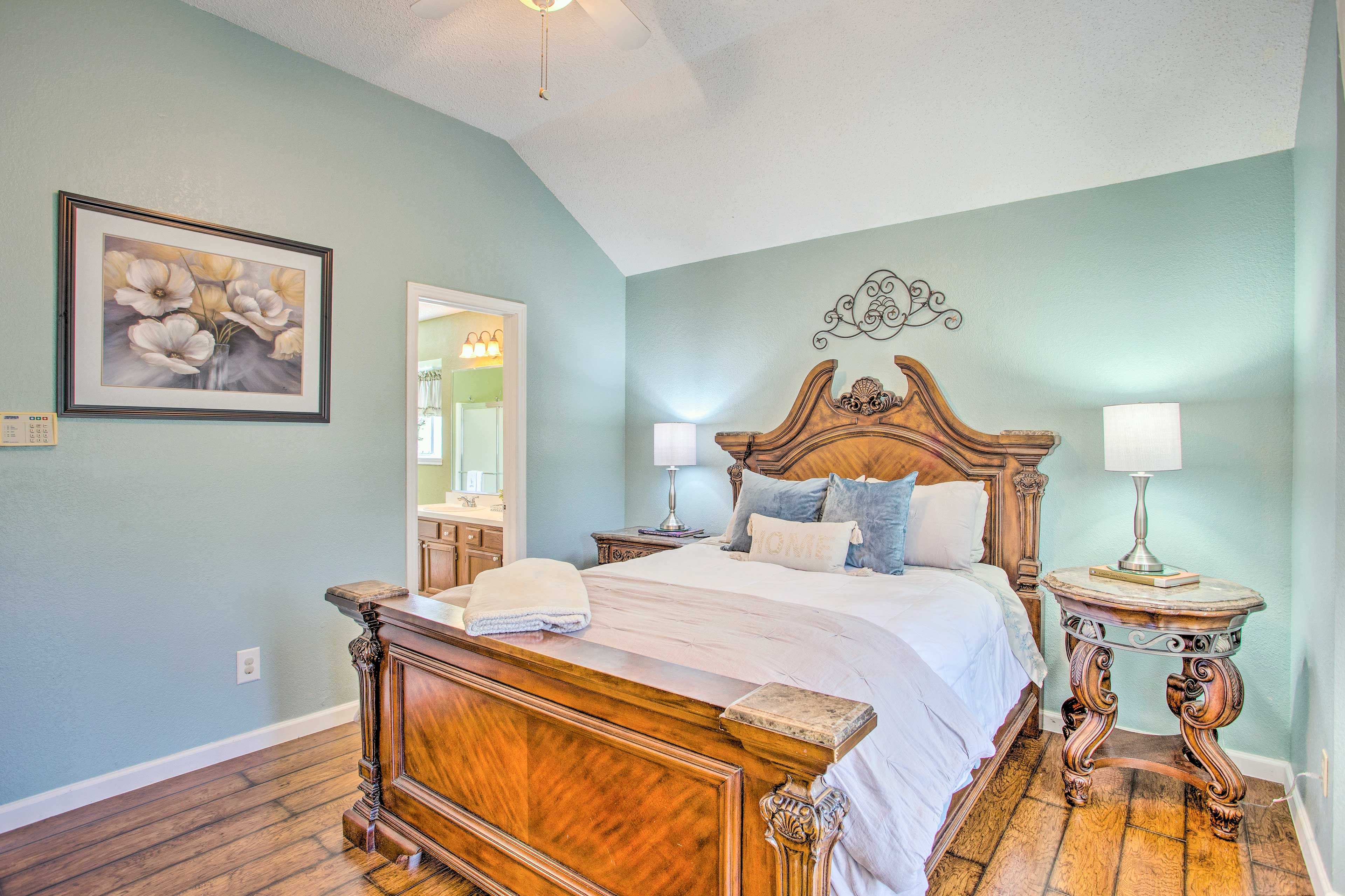 Bedroom 1 | Linens Provided
