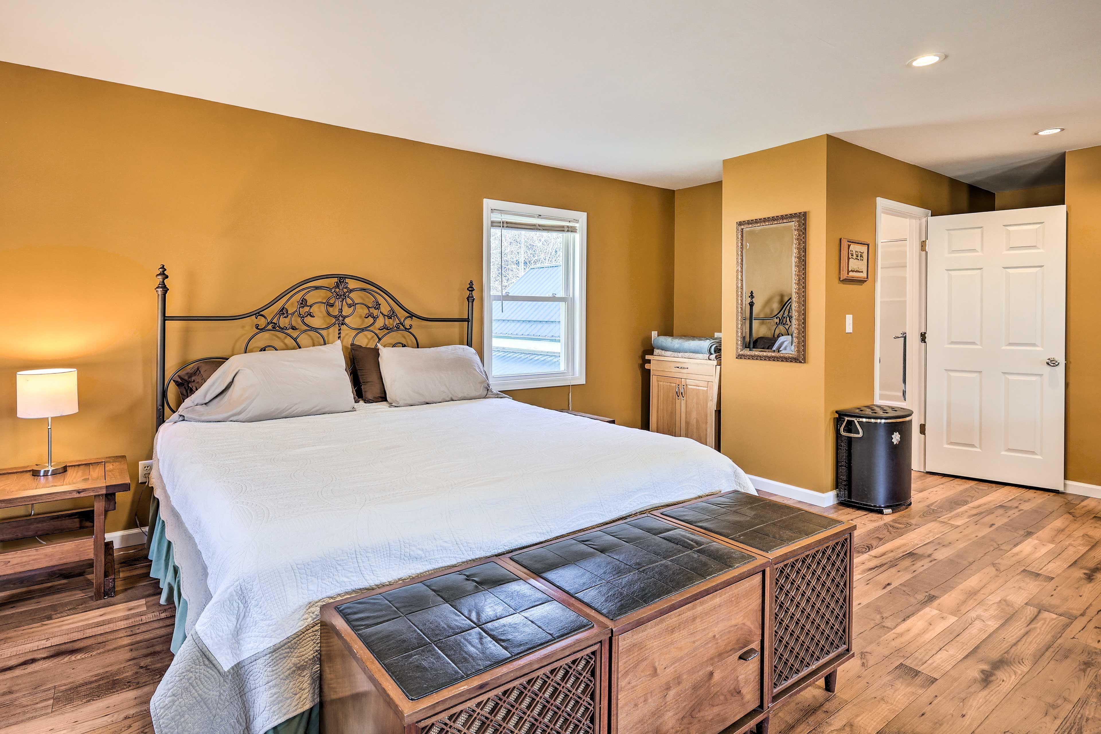 Bedroom 3 | King Bed | Futon | Located Above Garage | Stairs Required to Access