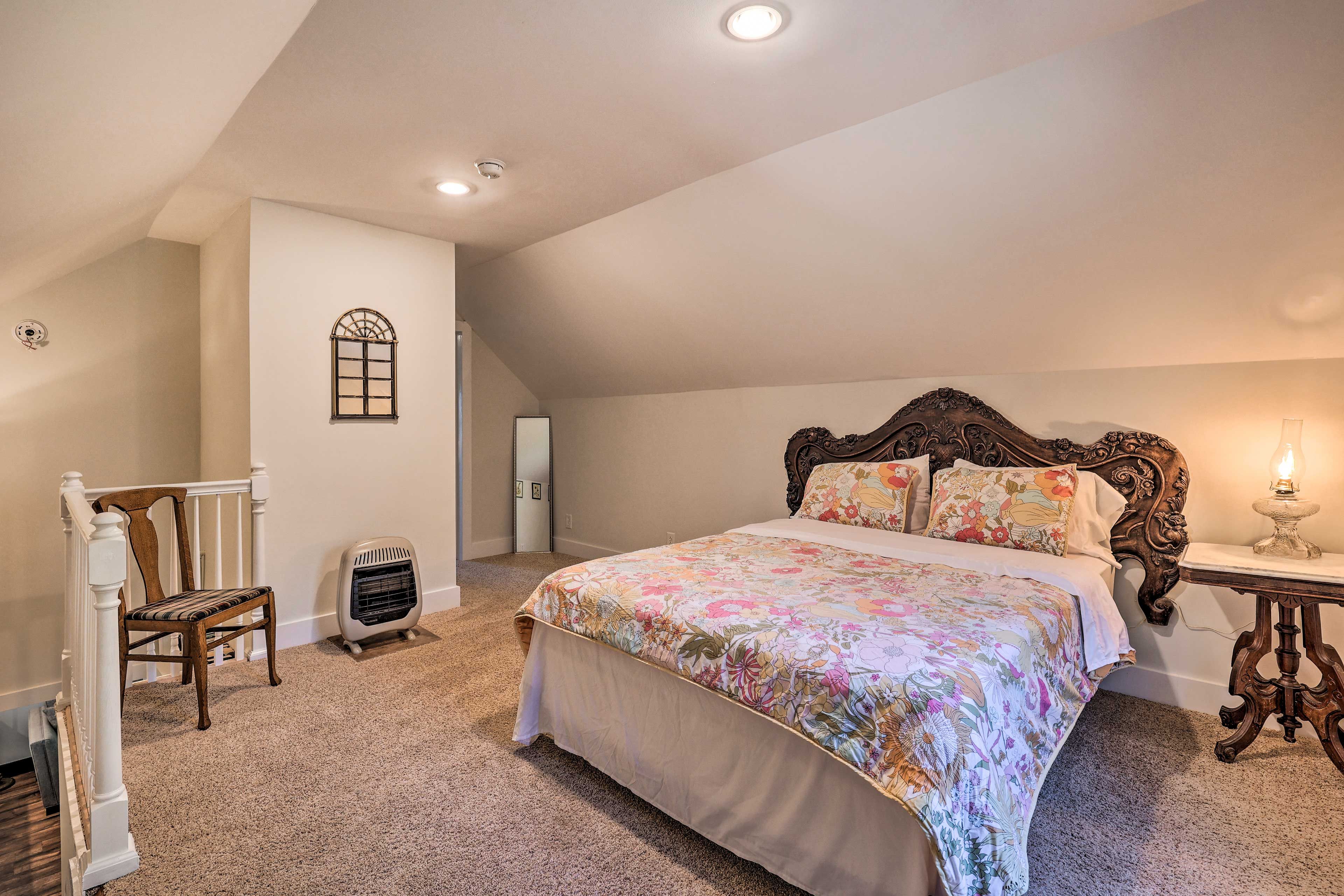 Loft | Additional Sleeping | Queen Bed | 2nd Floor