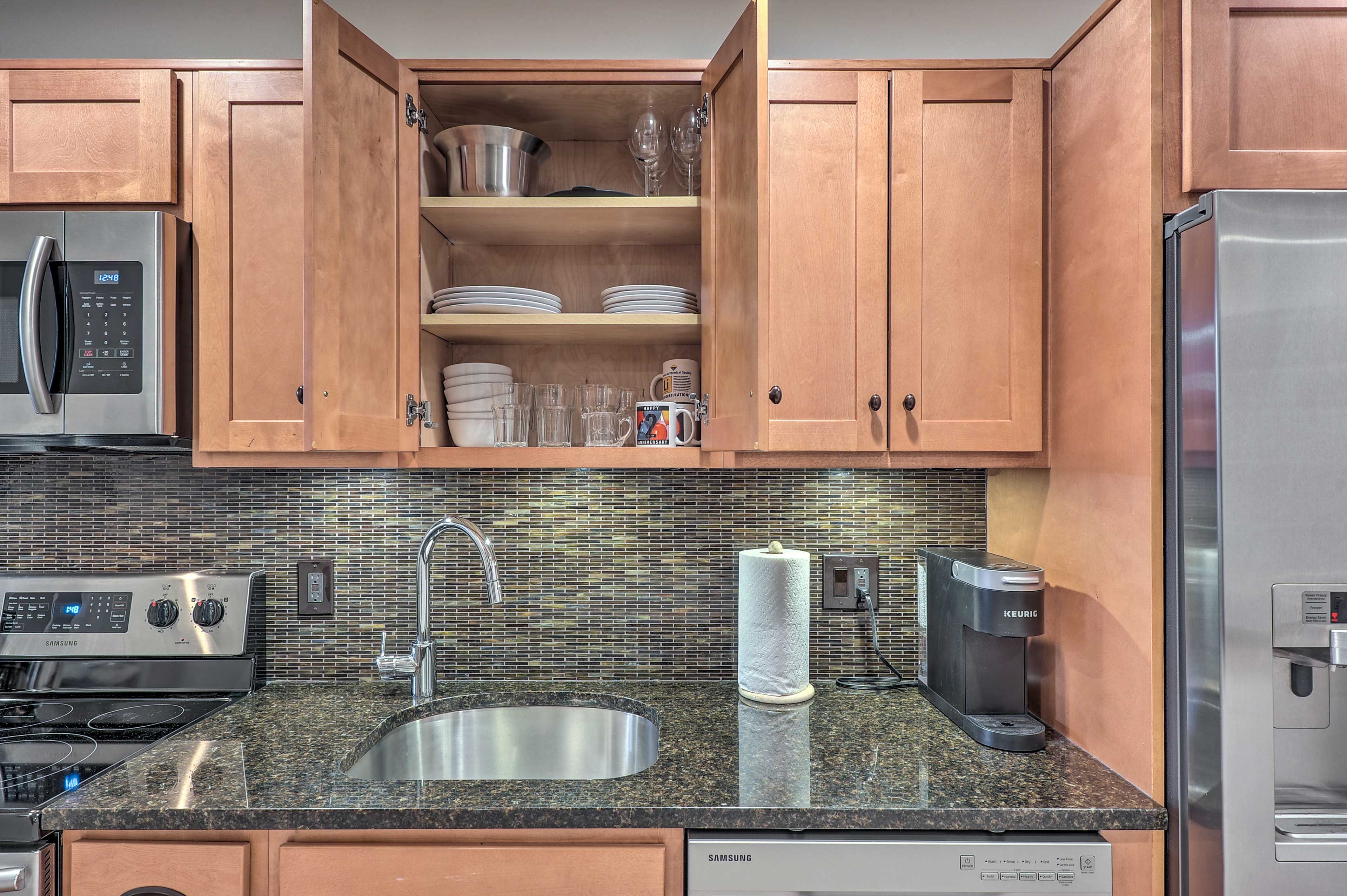 Kitchen | Dishware & Flatware Provided