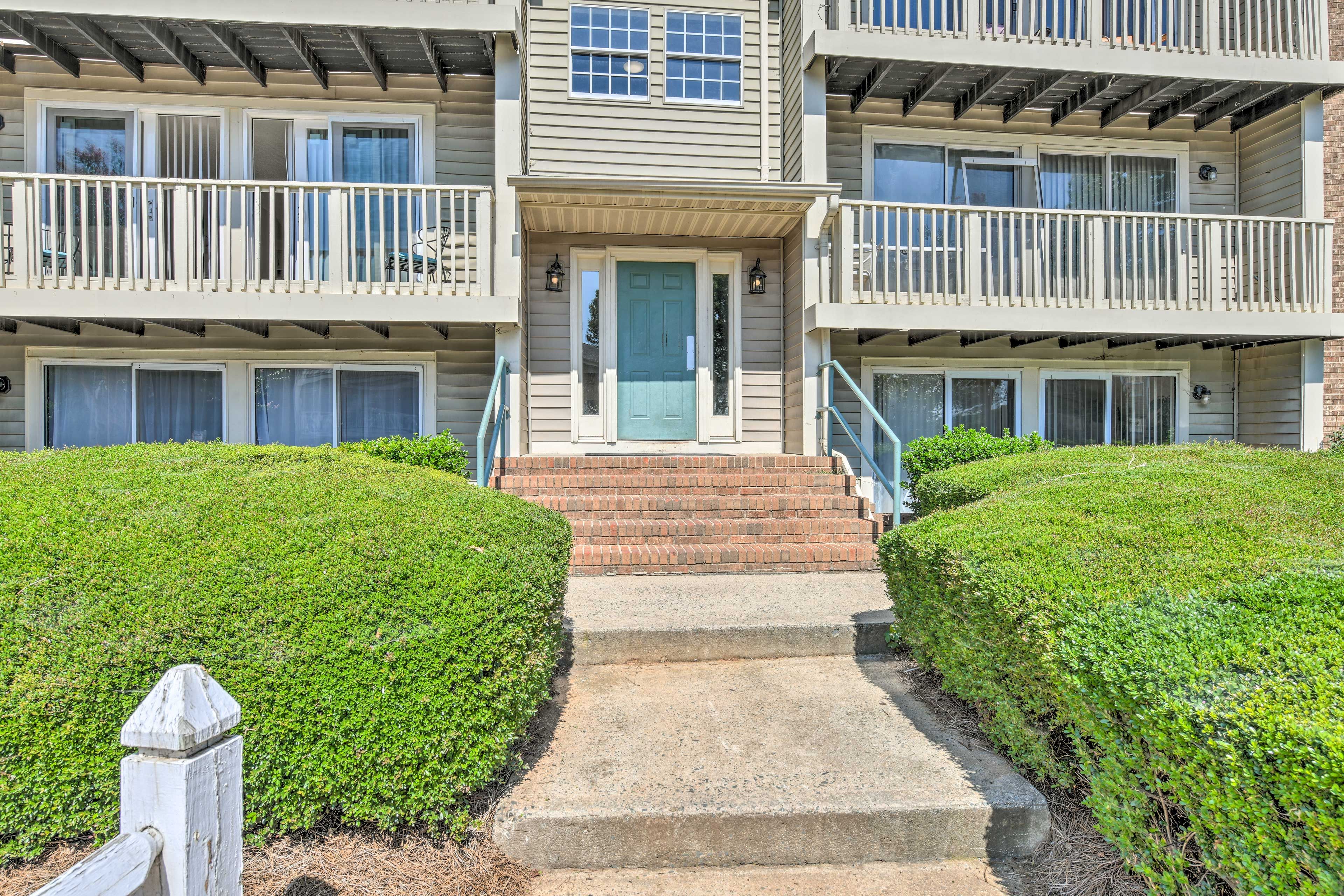 Pet Friendly w/ Fee | Suitable for Children | 2nd-Floor Unit