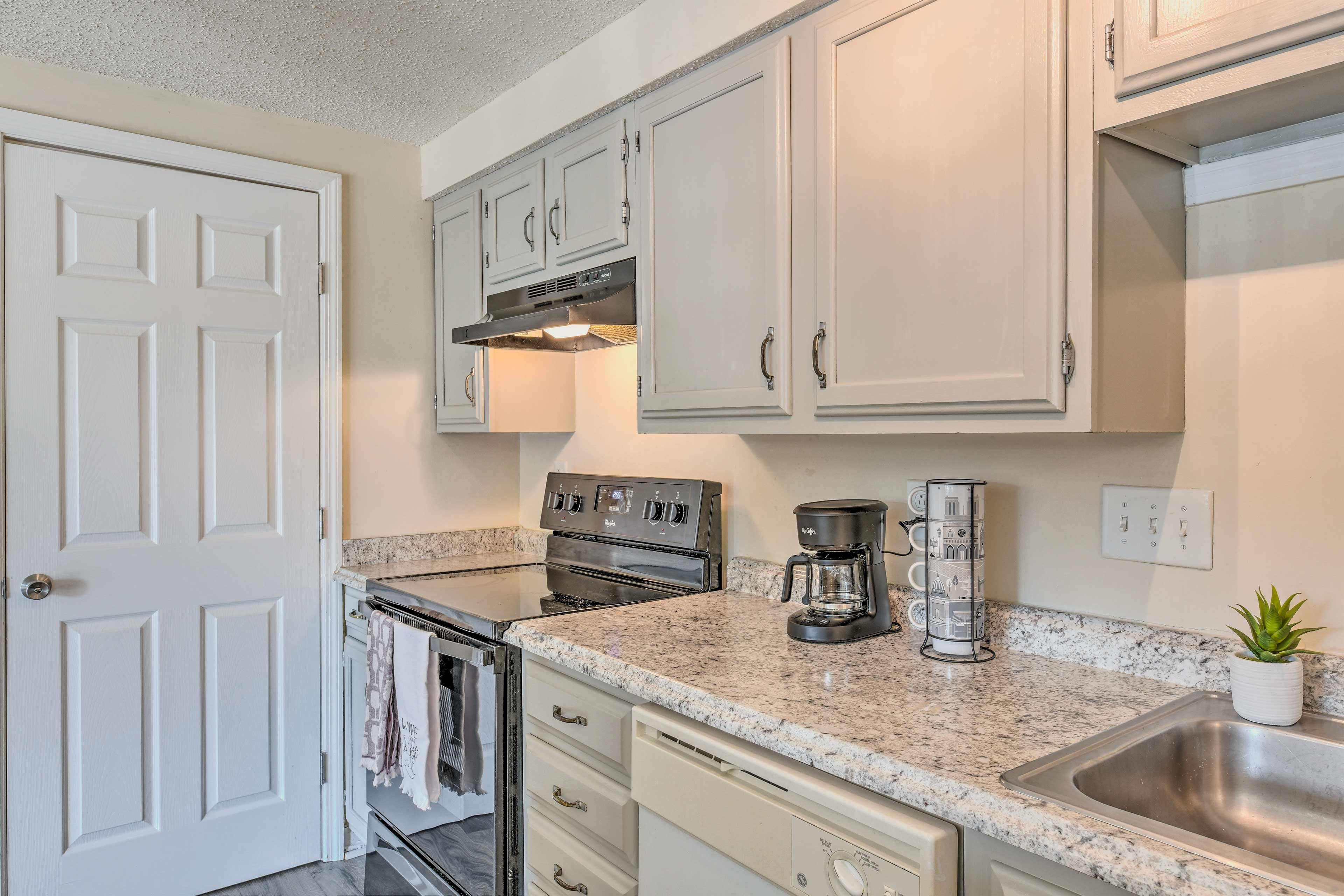 Fully Equipped Kitchen | Pots & Pans
