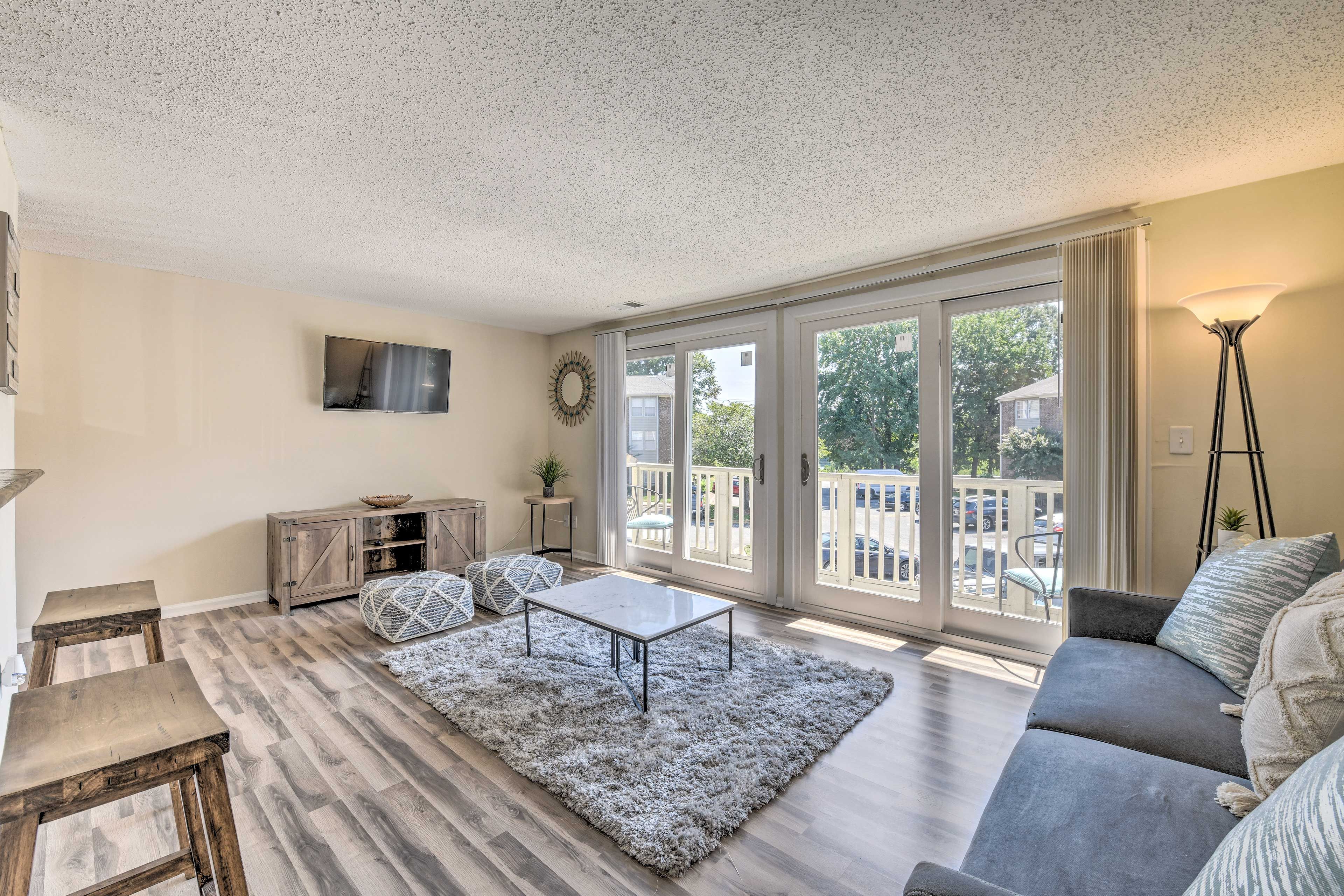 Living Room | 0.5 Mi to UNC