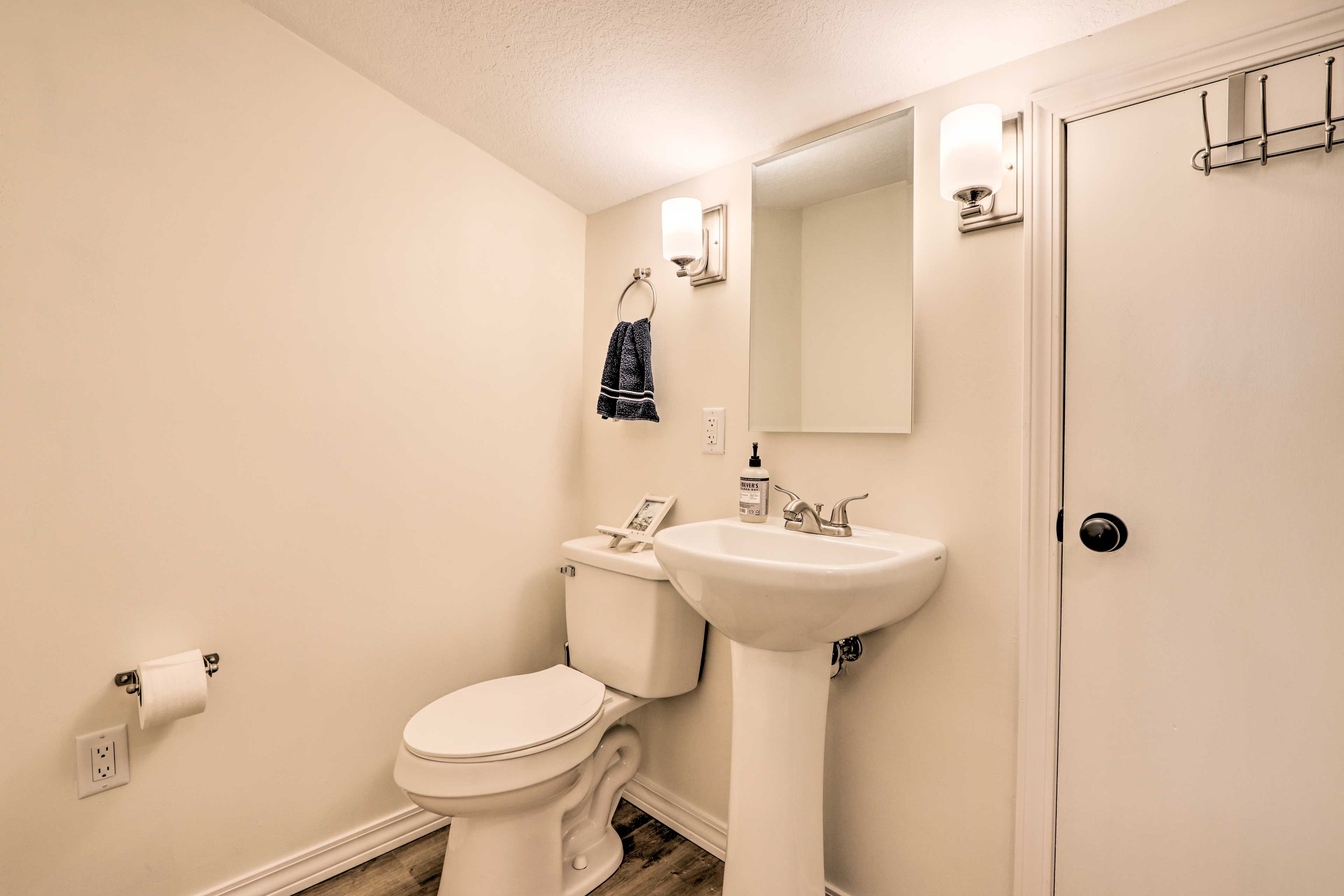 En-Suite Bathroom | 2nd Floor