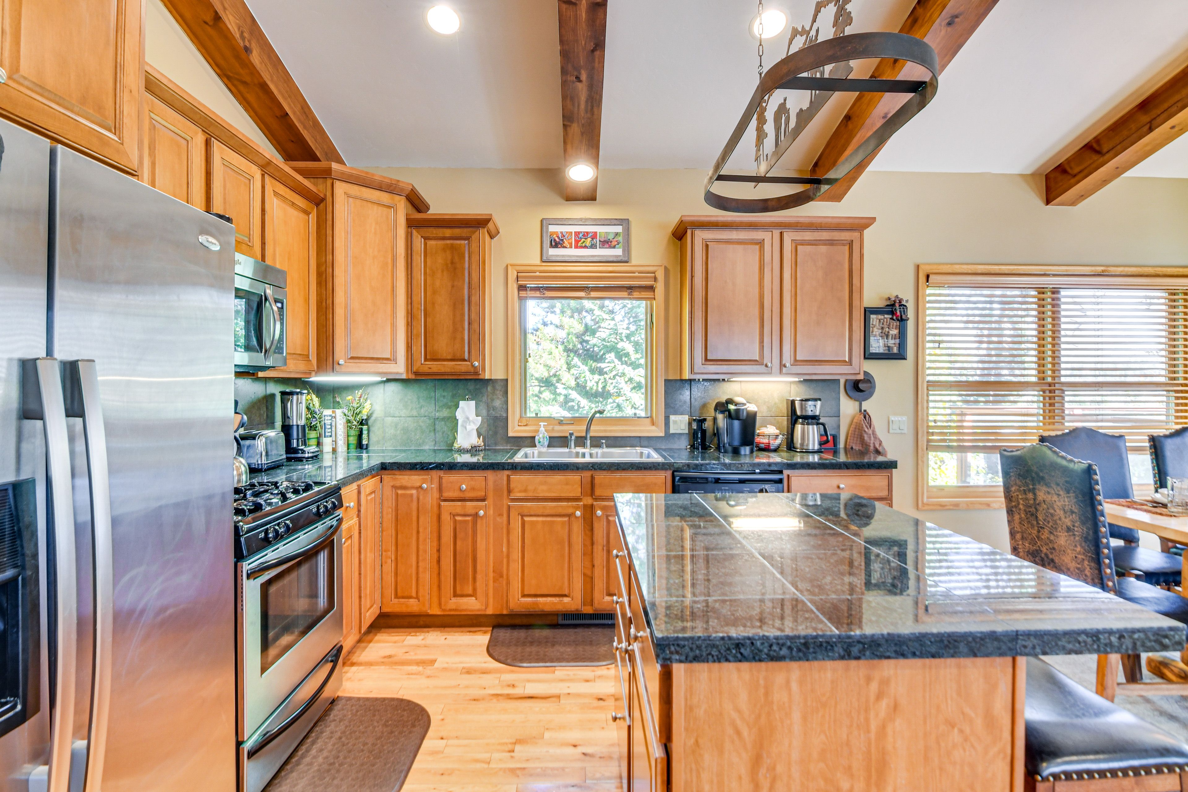 Kitchen | Fully Equipped w/ Cooking Basics