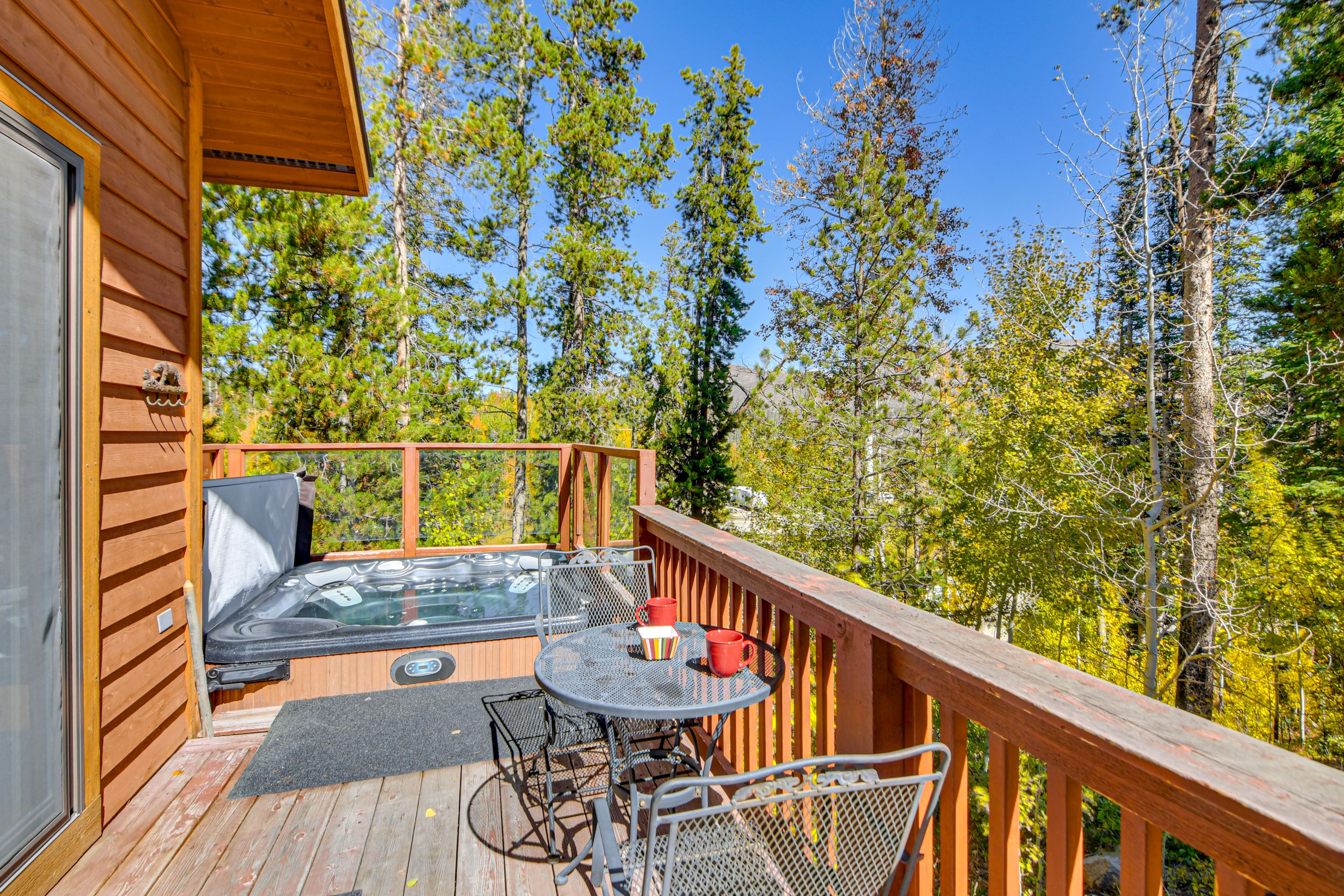 Wraparound Porch | Private Hot Tub