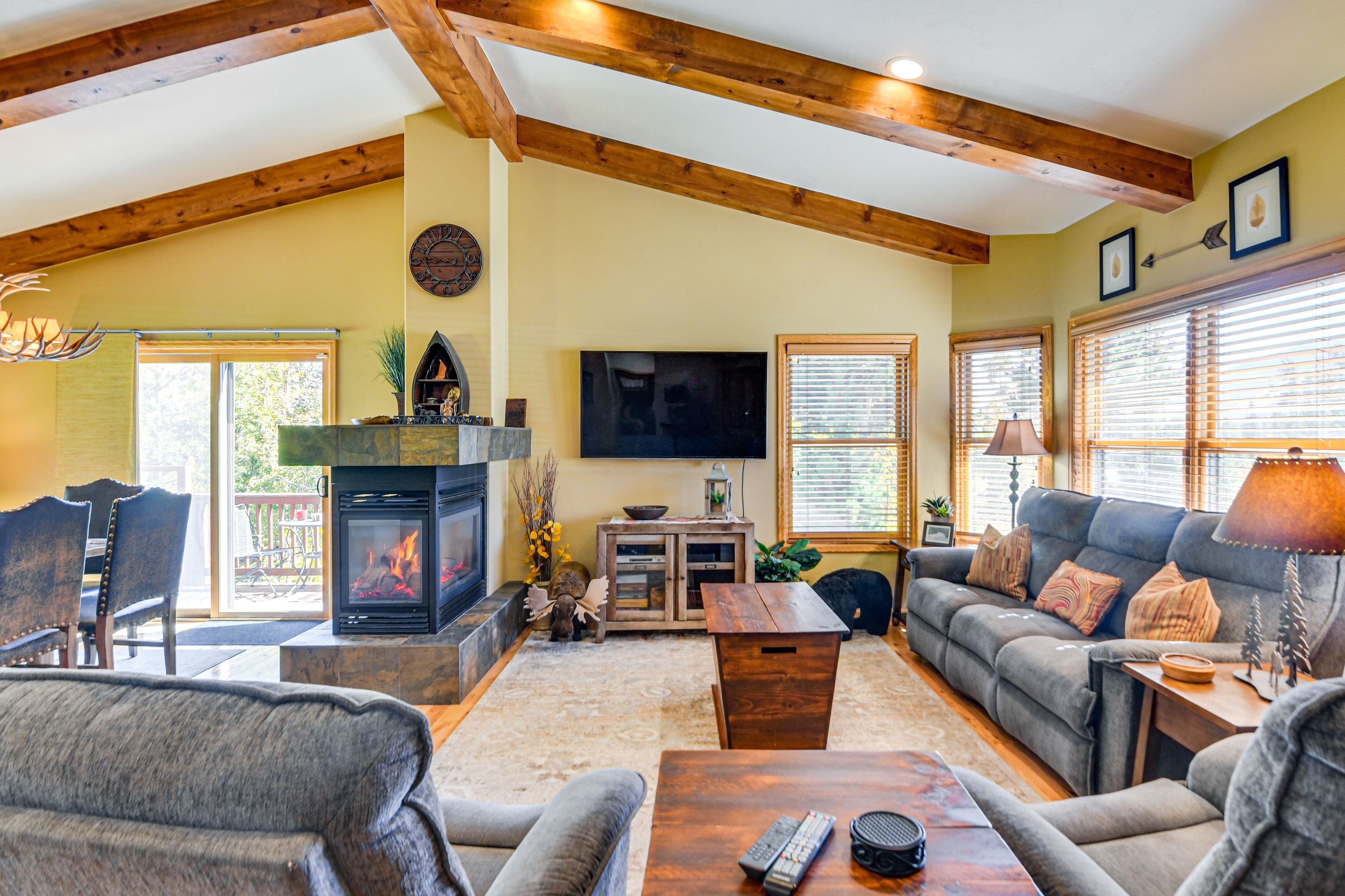 Grand Lake Vacation Rental | 3BR | 2.5BA | 2,000 Sq Ft | Stairs Required
