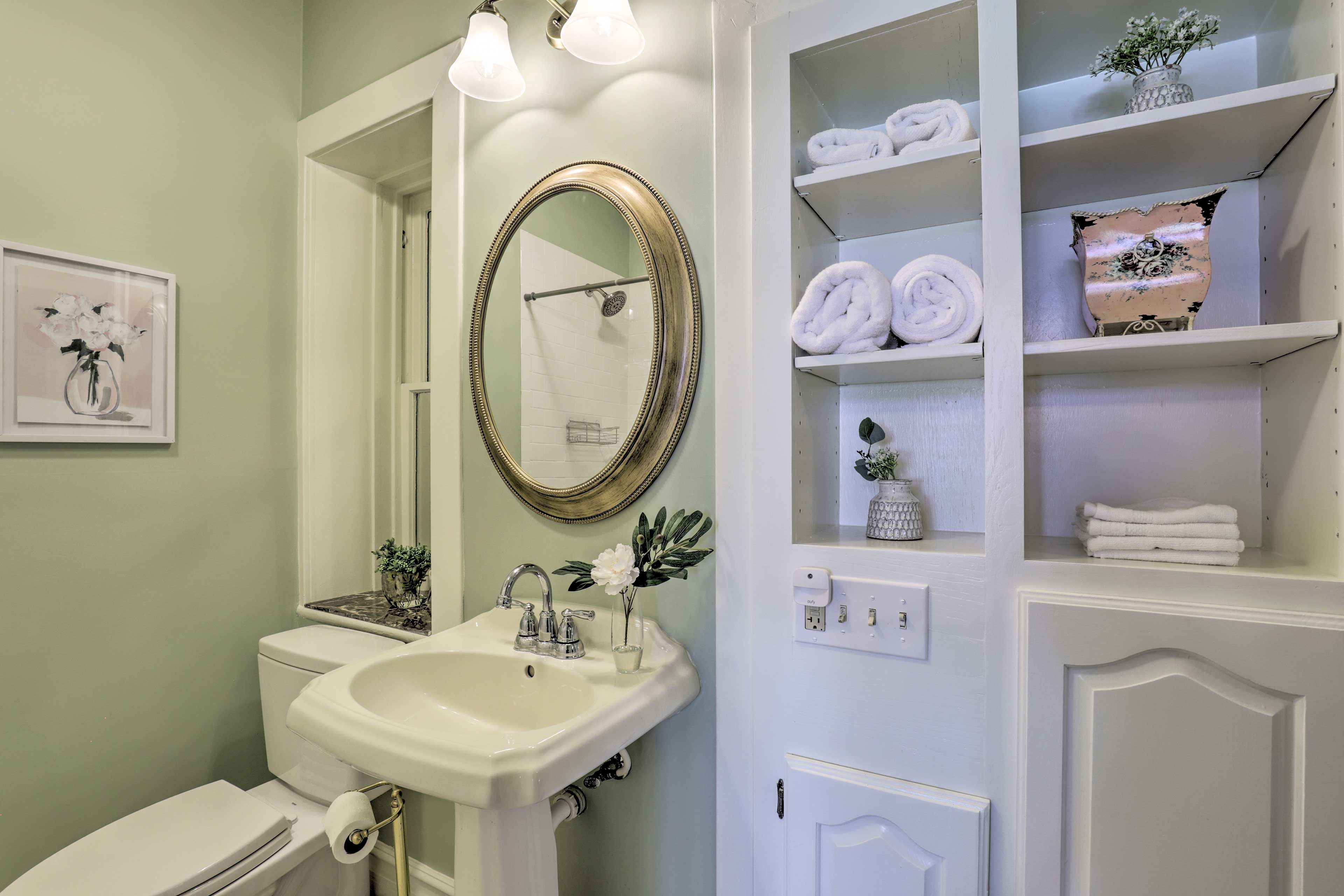 Full Bathroom | 1st Floor