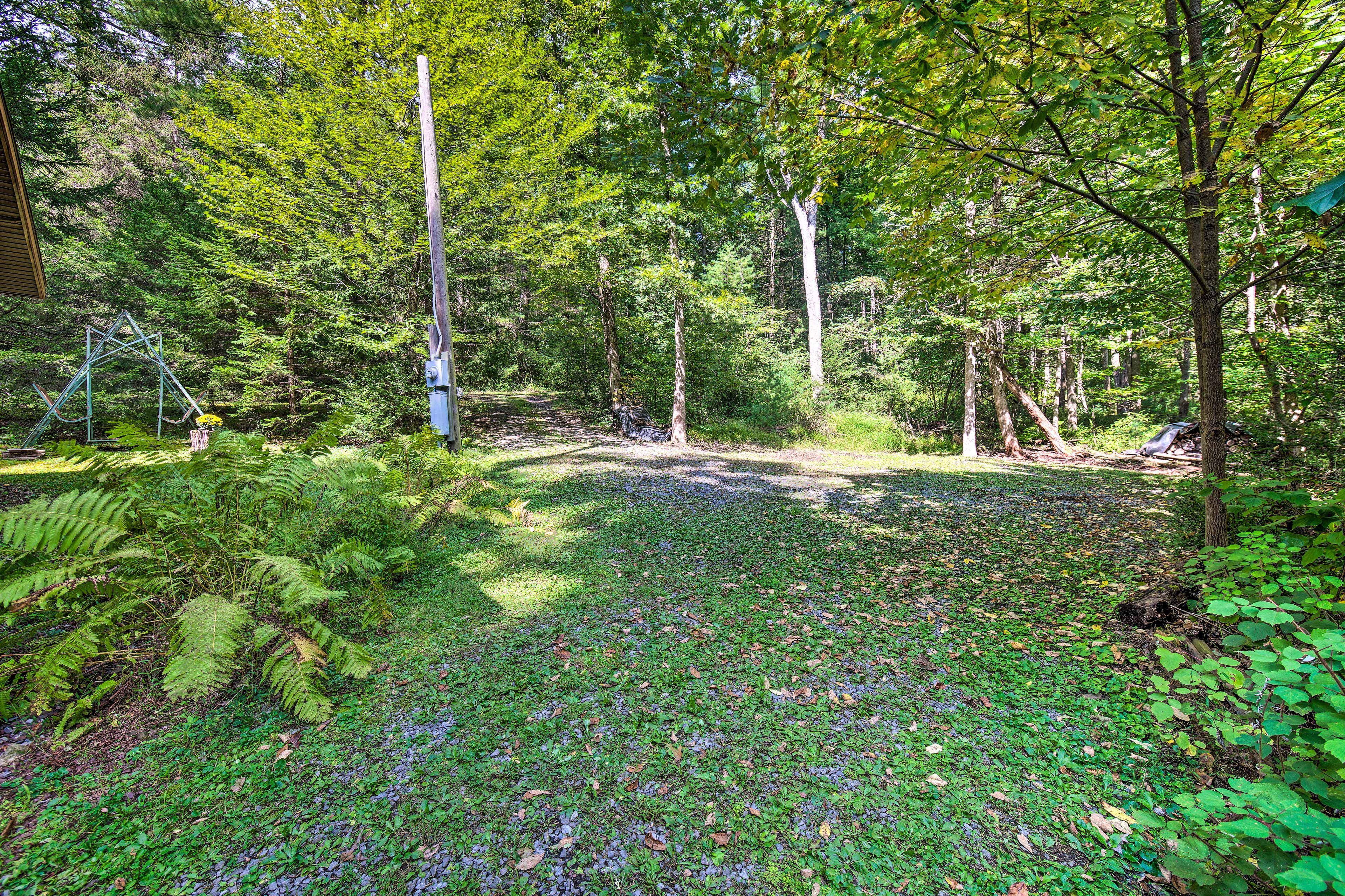 Parking | Gravel Driveway (4 Vehicles)