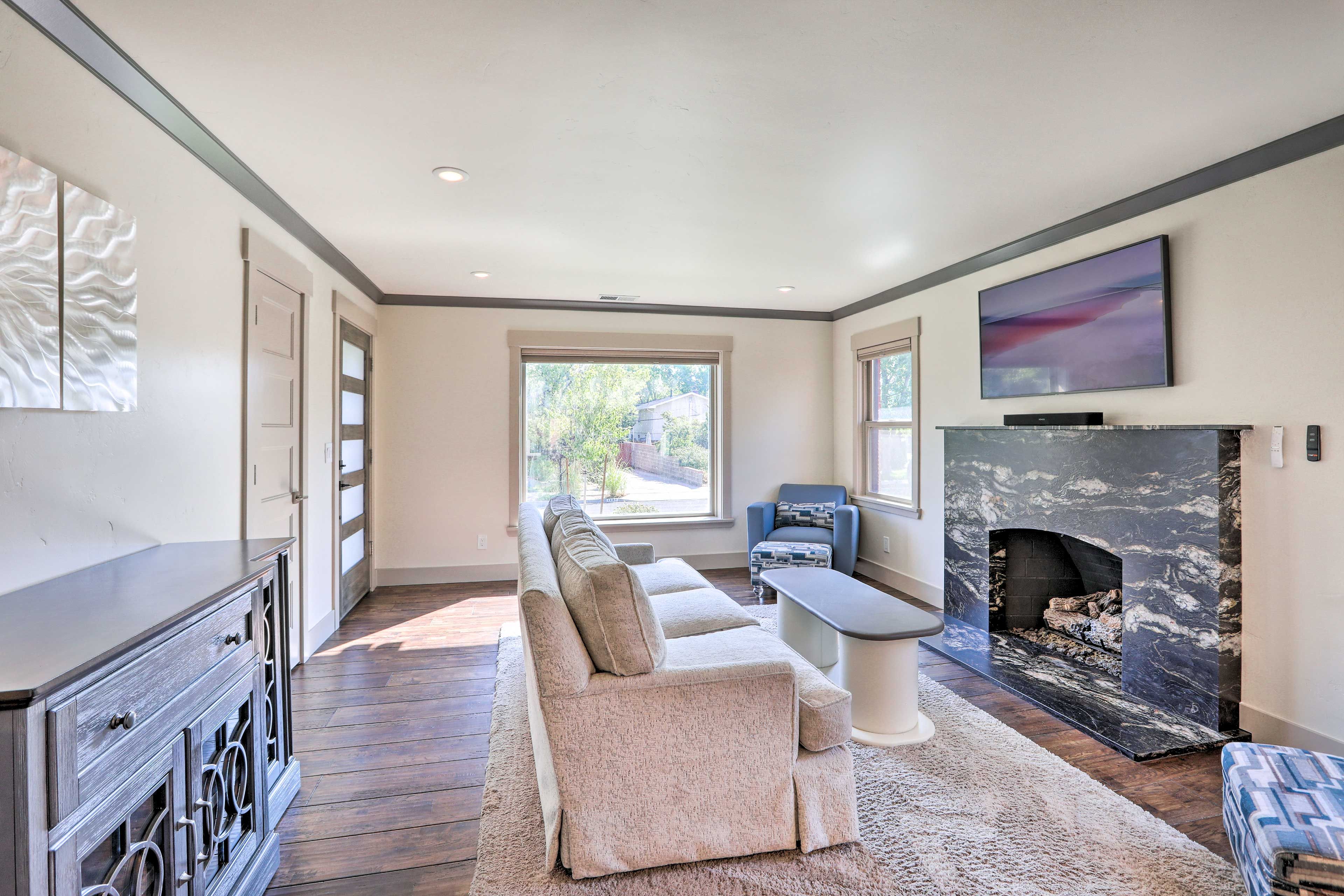 Living Room | Free WiFi