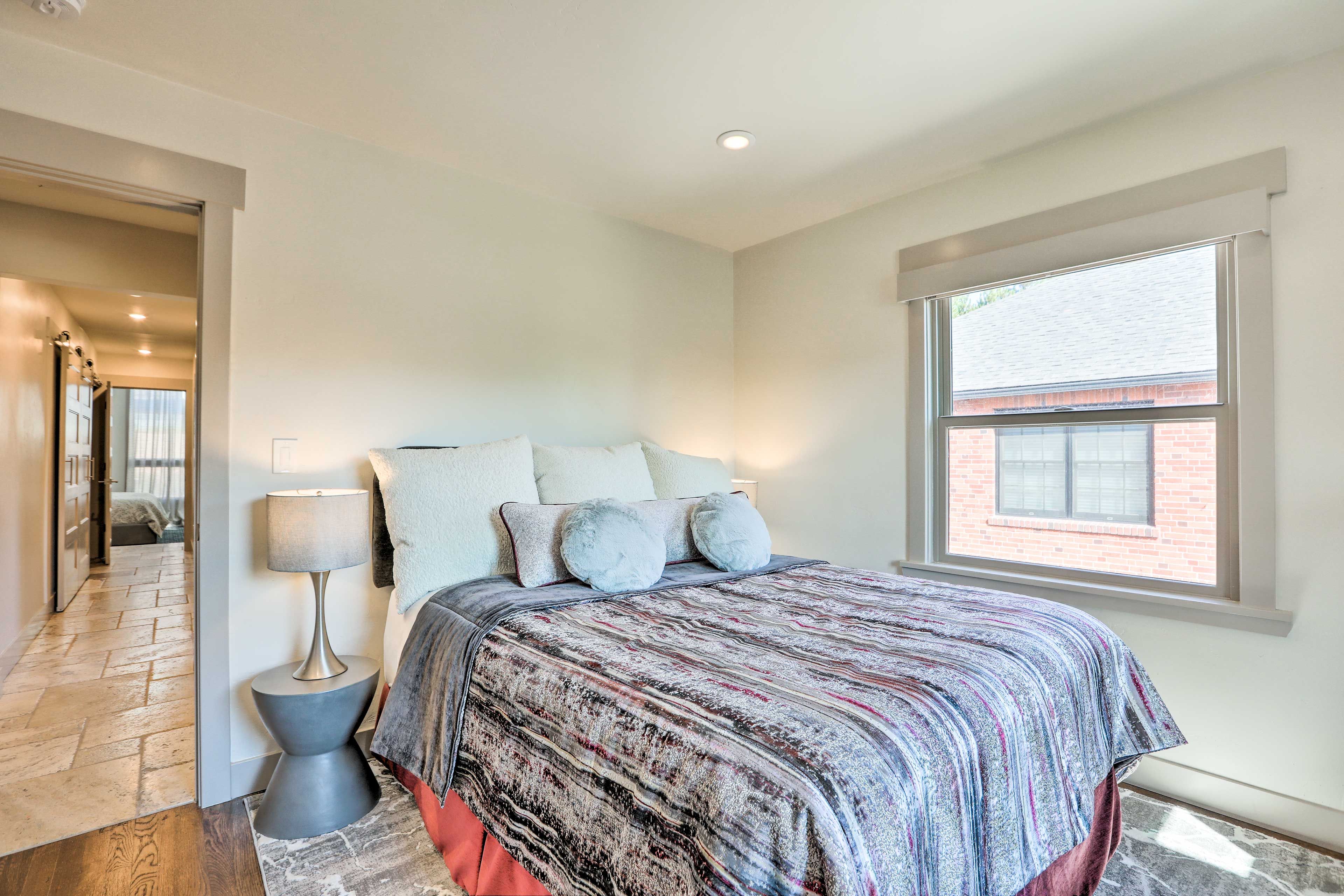 Bedroom 2 | Queen Bed