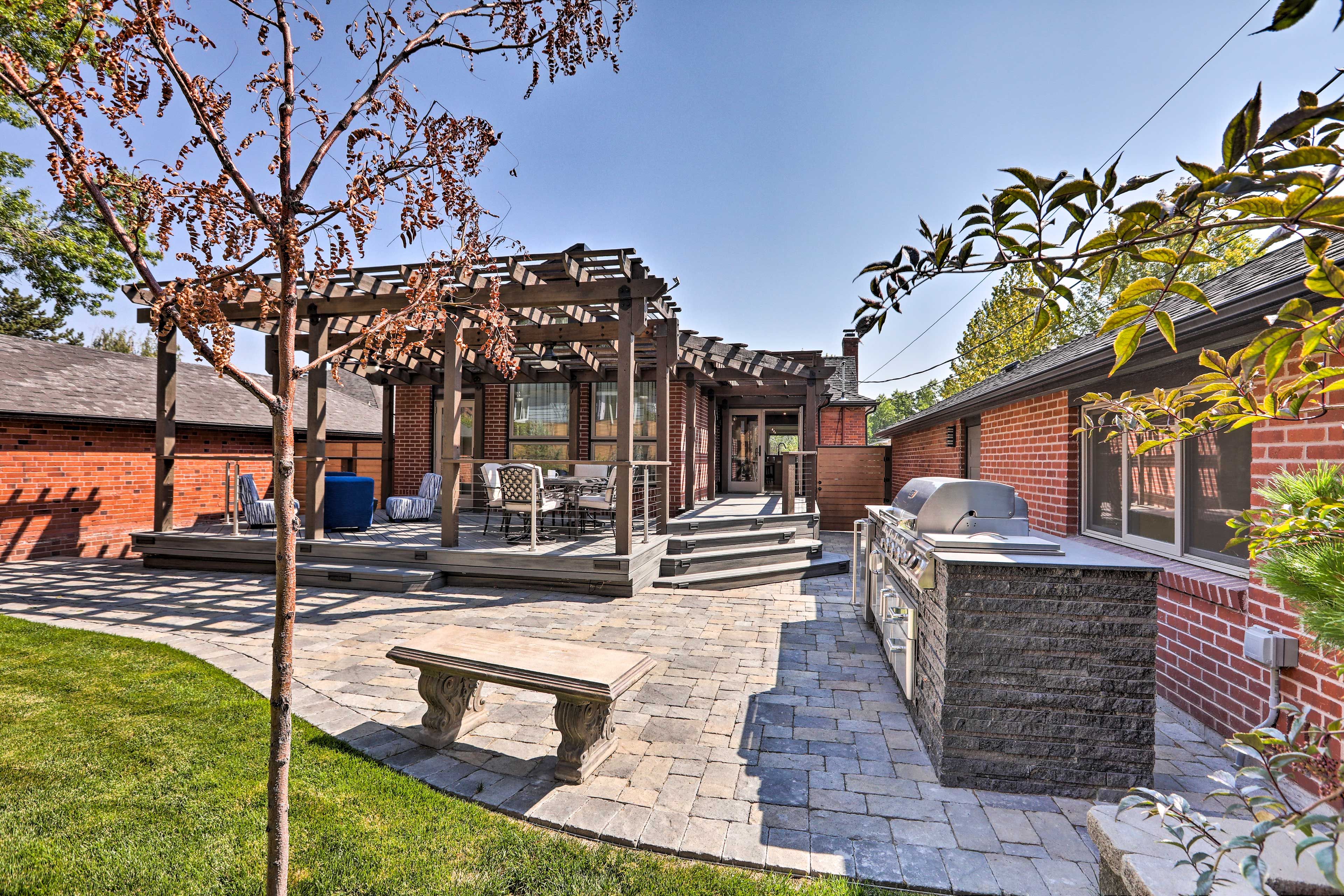 Deck & Patio
