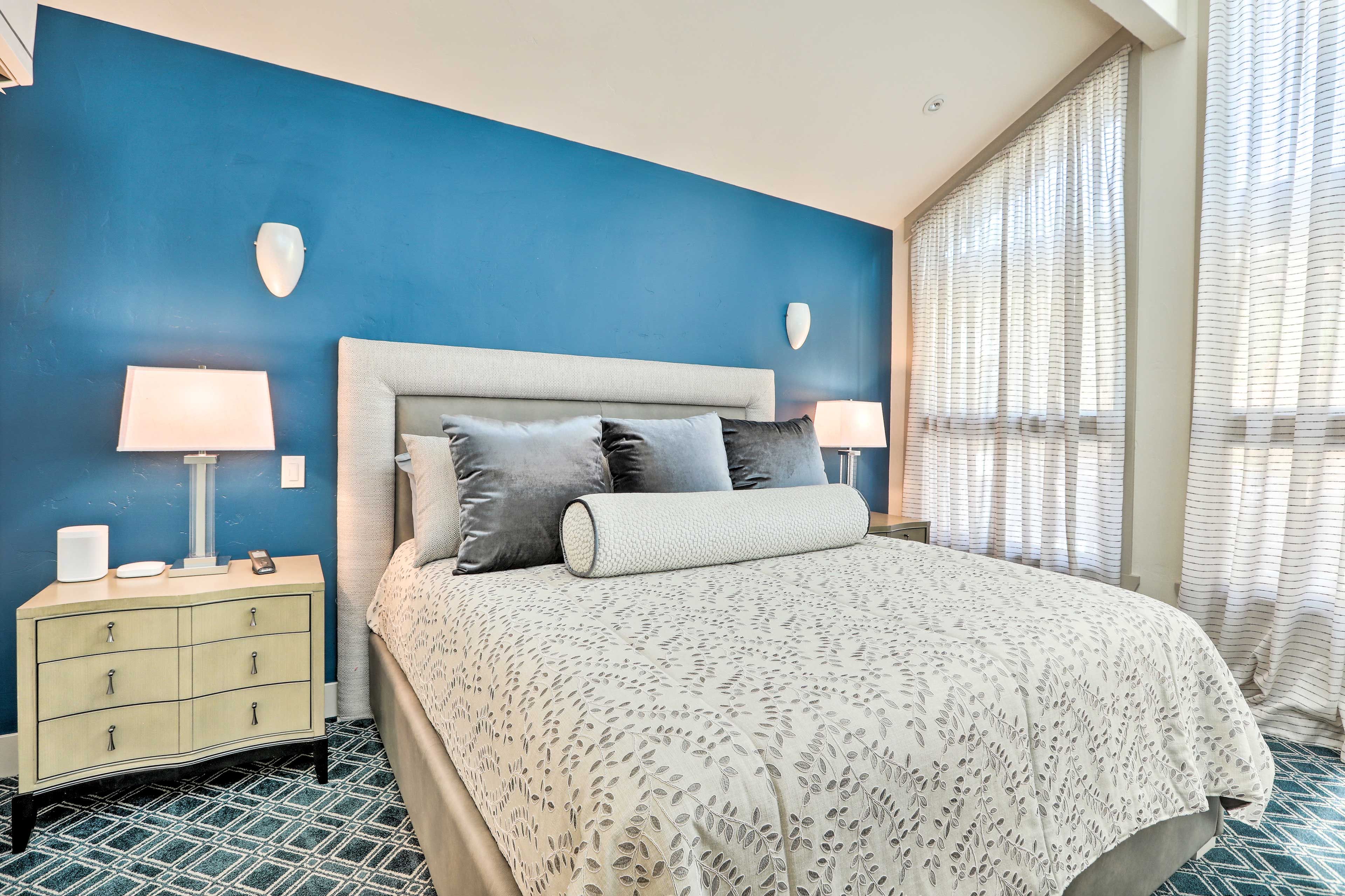 Bedroom 1 | California King Bed | 1st Floor