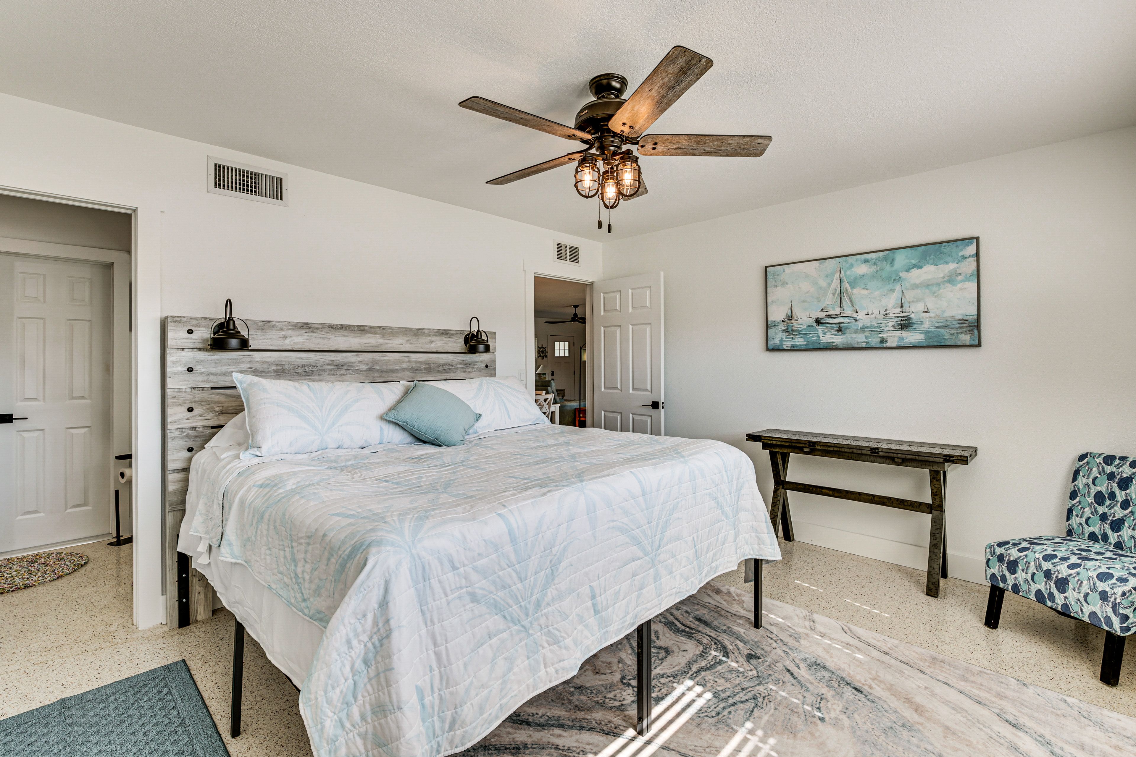 Bedroom 1 | King Bed