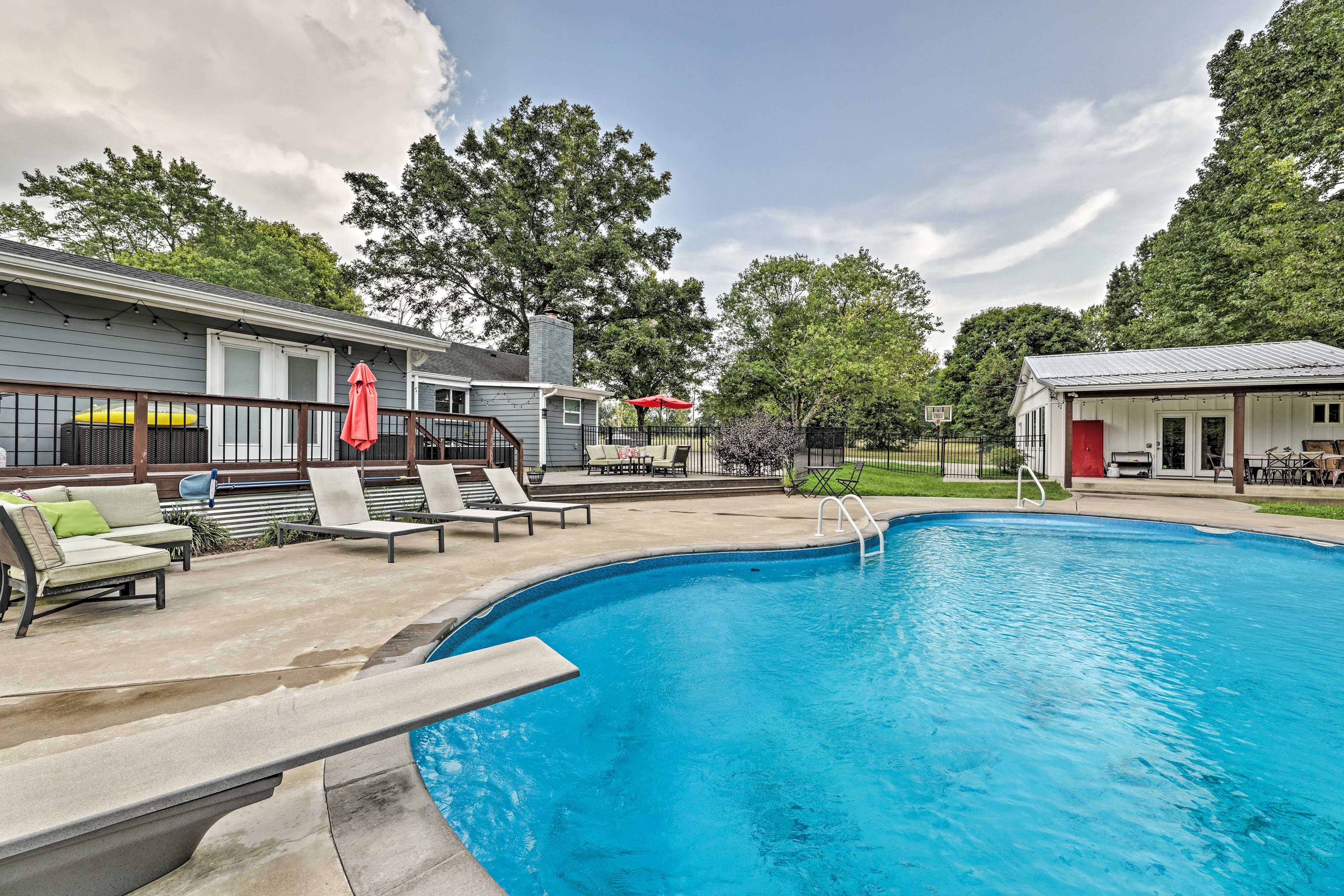 Back Yard | Private Pool (Open Memorial Day-Labor Day) | Deck