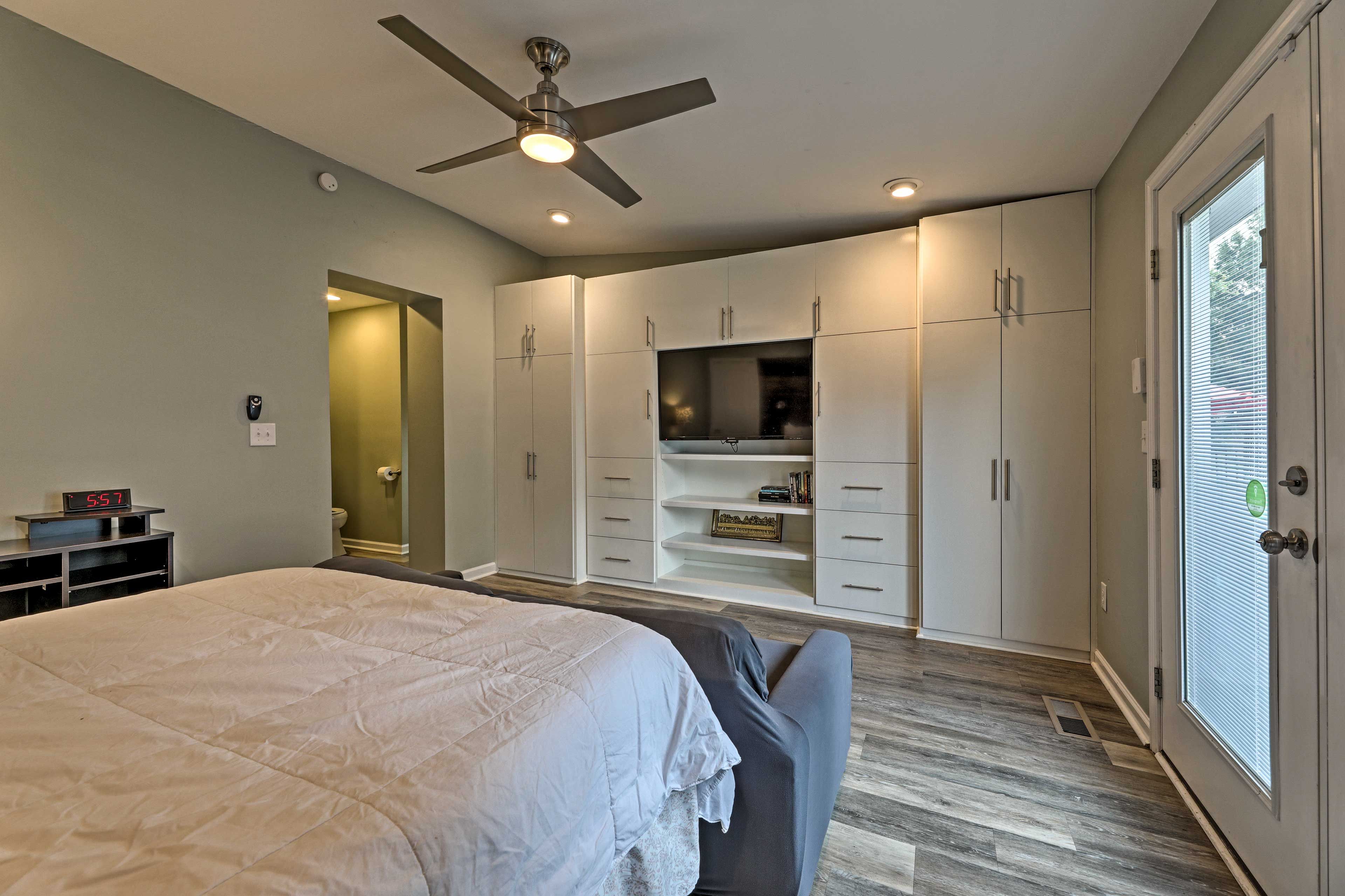 Bedroom 1 | Smart TV | En-Suite Bathroom