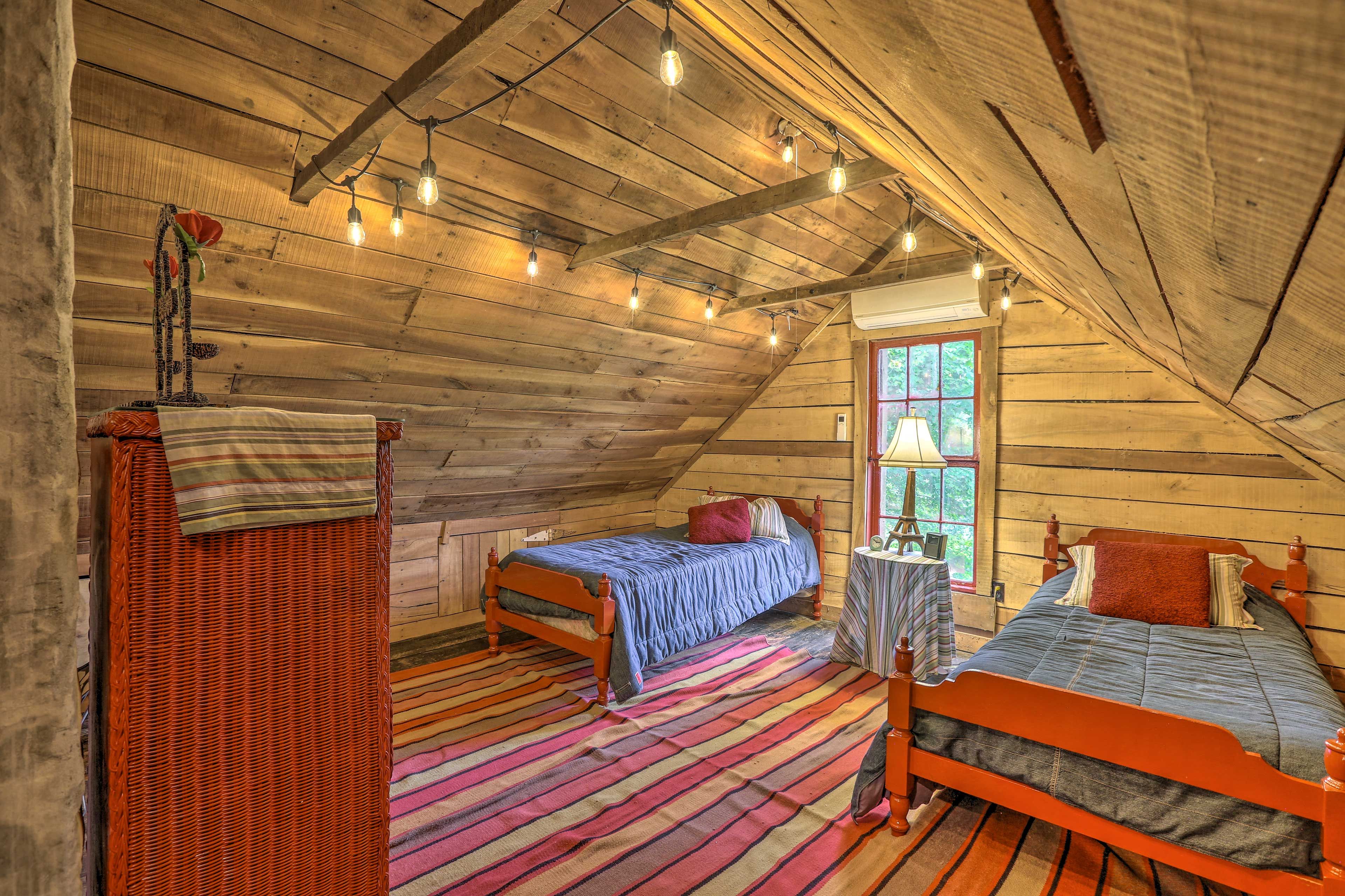 Bedroom 2 (Loft, Ladder Required)