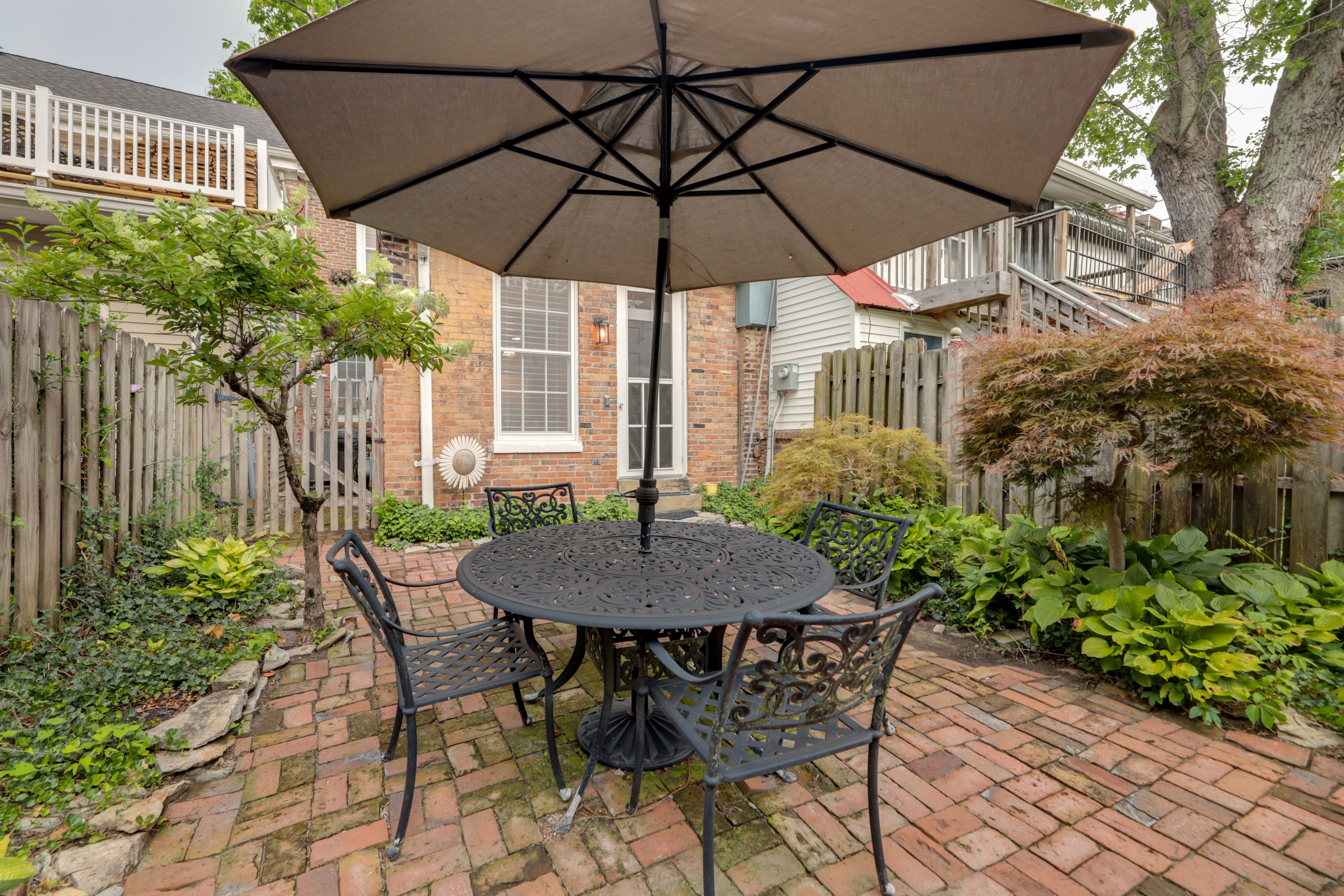 Private Back Patio | Garden | Dining Set
