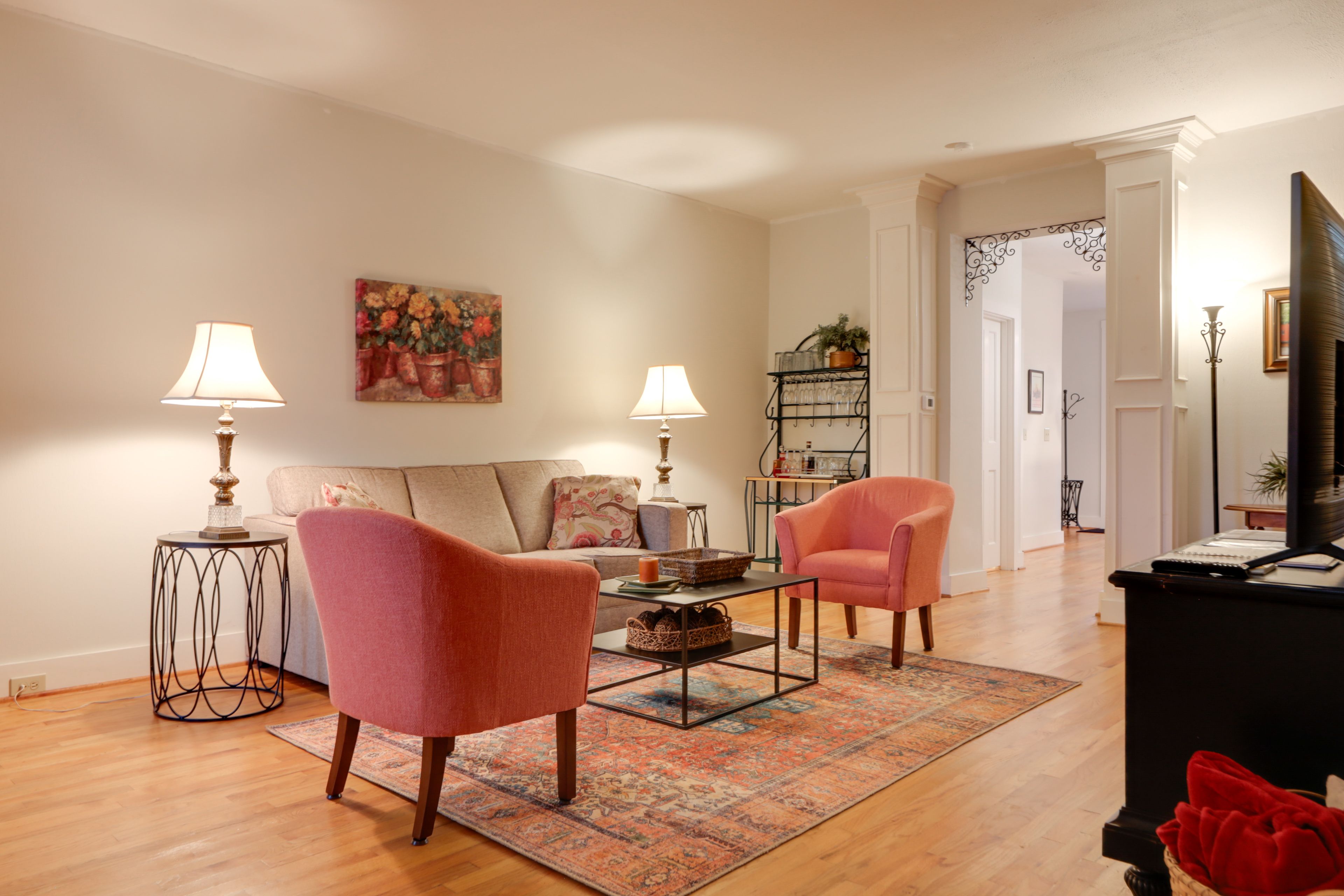 Main Living Space | Central A/C | Central Heat | Free WiFi | Flat-Screen TV