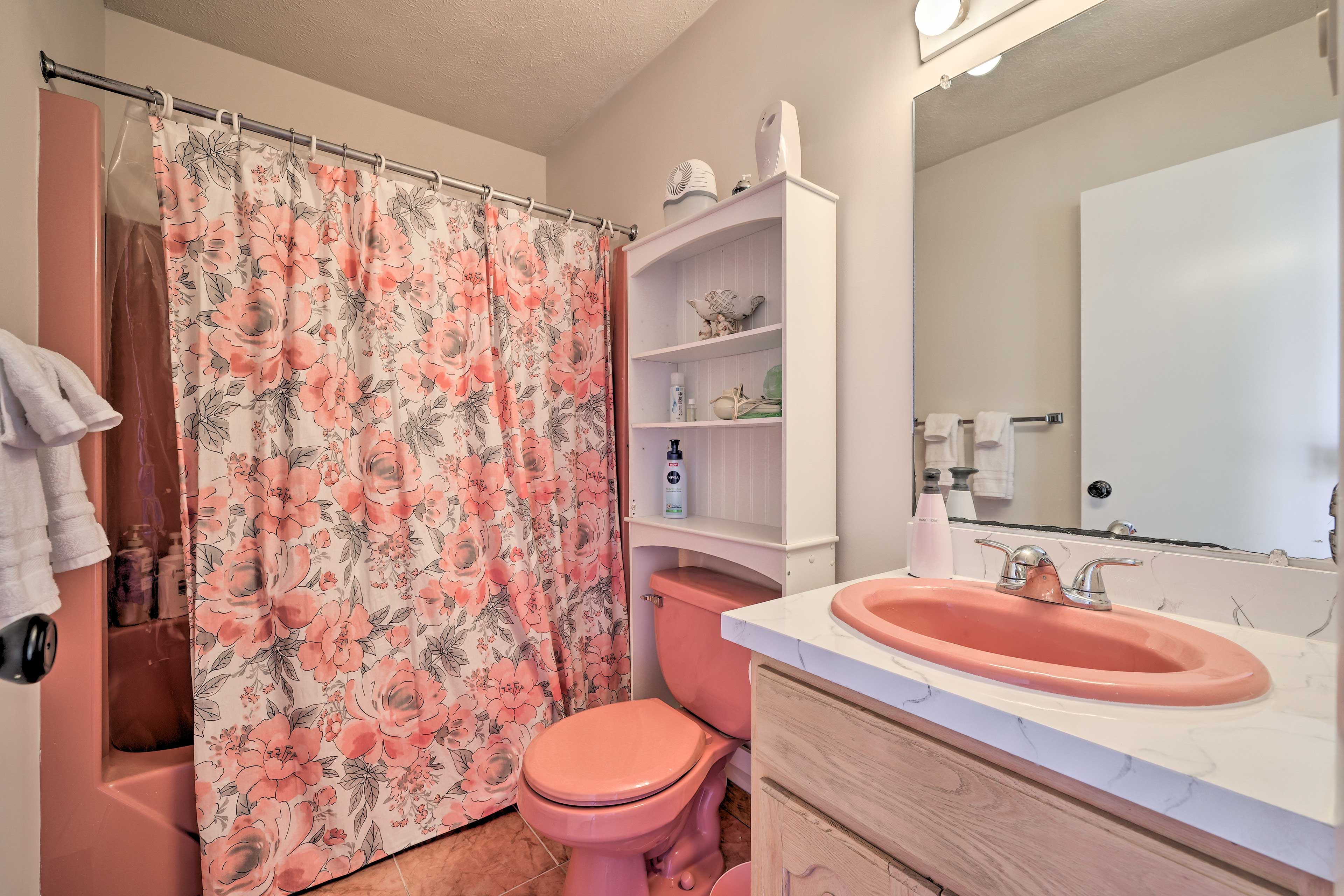Bathroom | Towels Provided