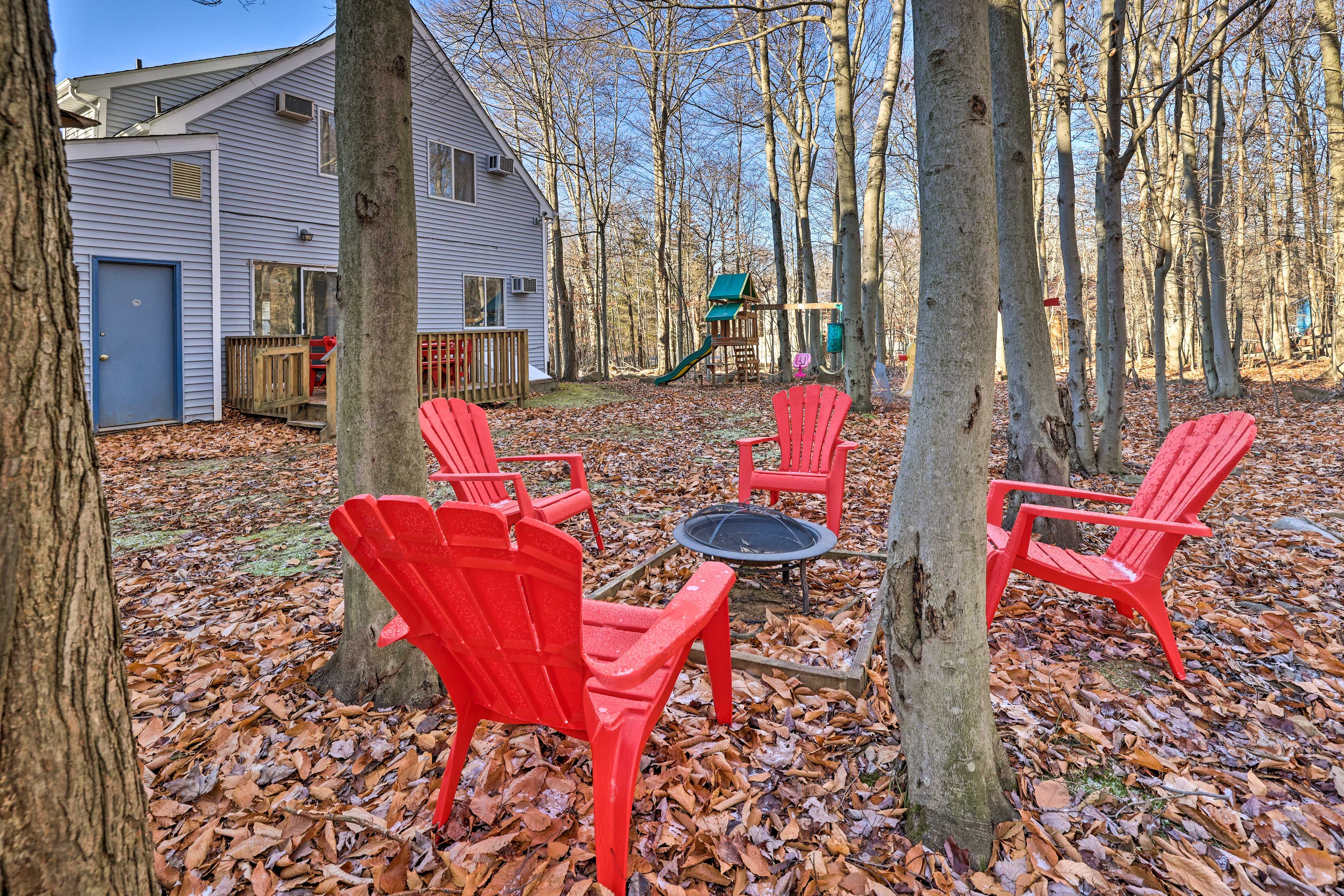Private Yard | Wood-Burning Fire Pit